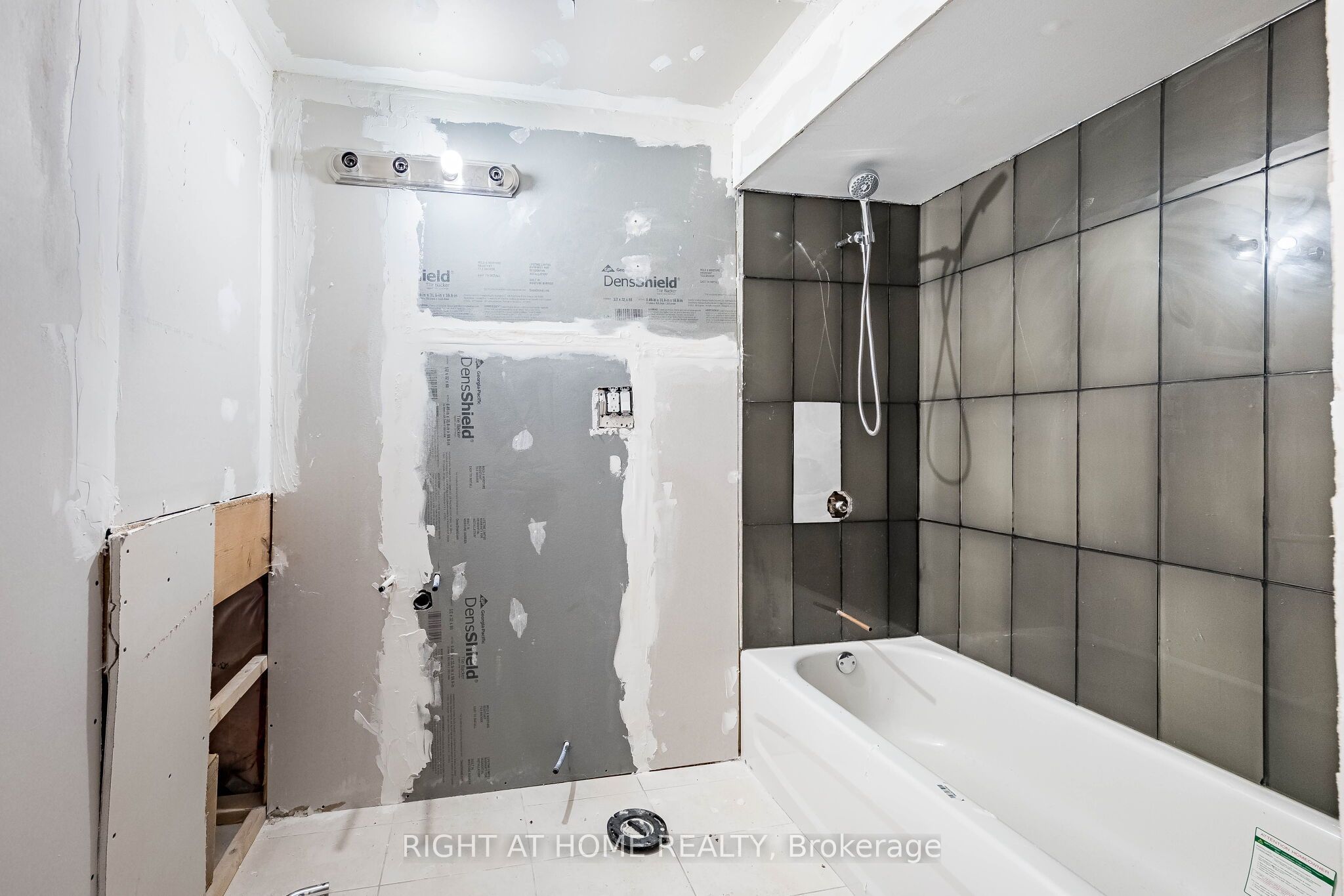 940 O'reilly Crescent Property Photo 46
