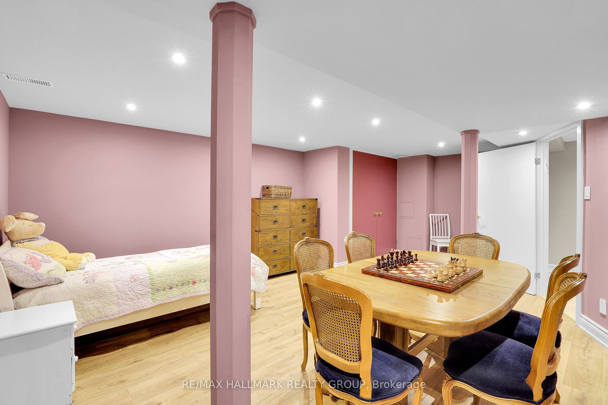 1712 Playfair Drive Property Photo 36