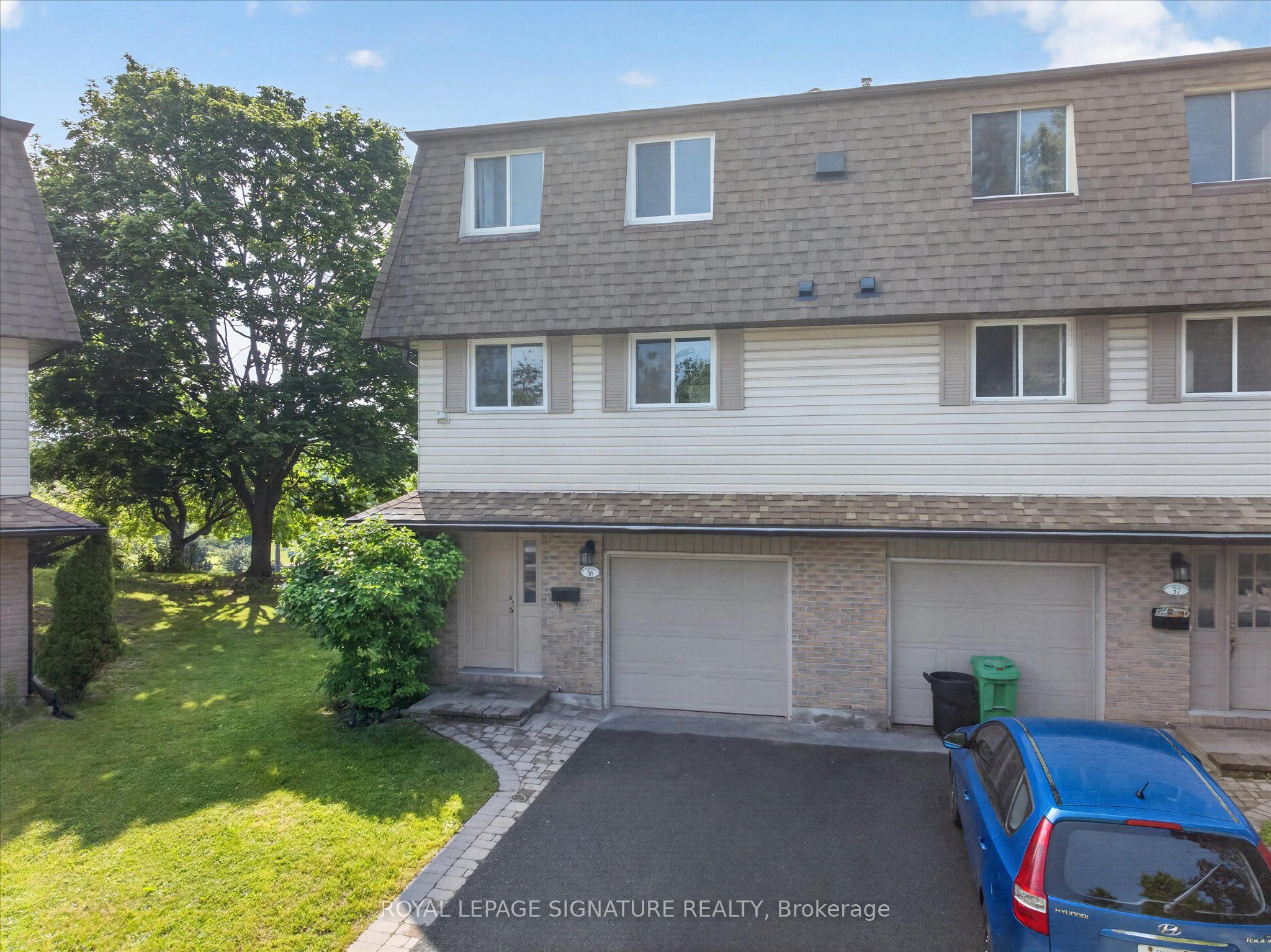 30 CHAMPLAIN Crescent 36 Property Photo 1