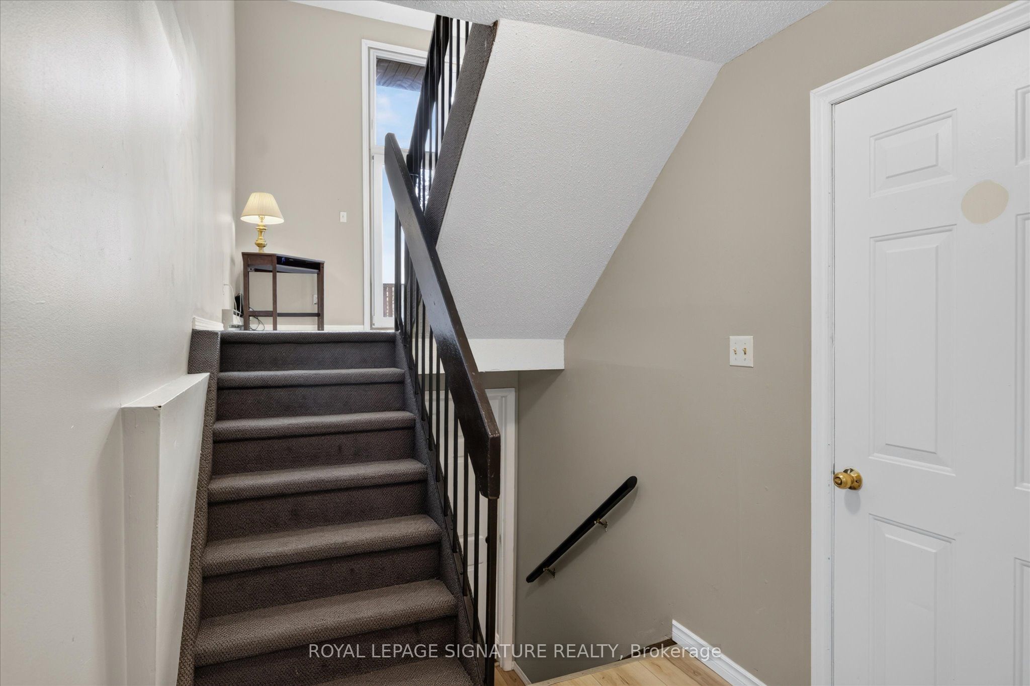 30 Champlain Crescent 36 Property Photo 5