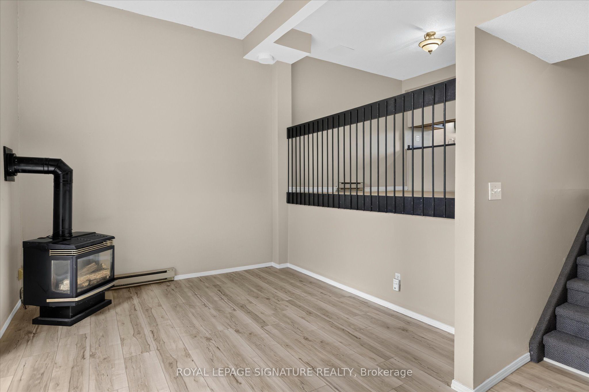 30 Champlain Crescent 36 Property Photo 7