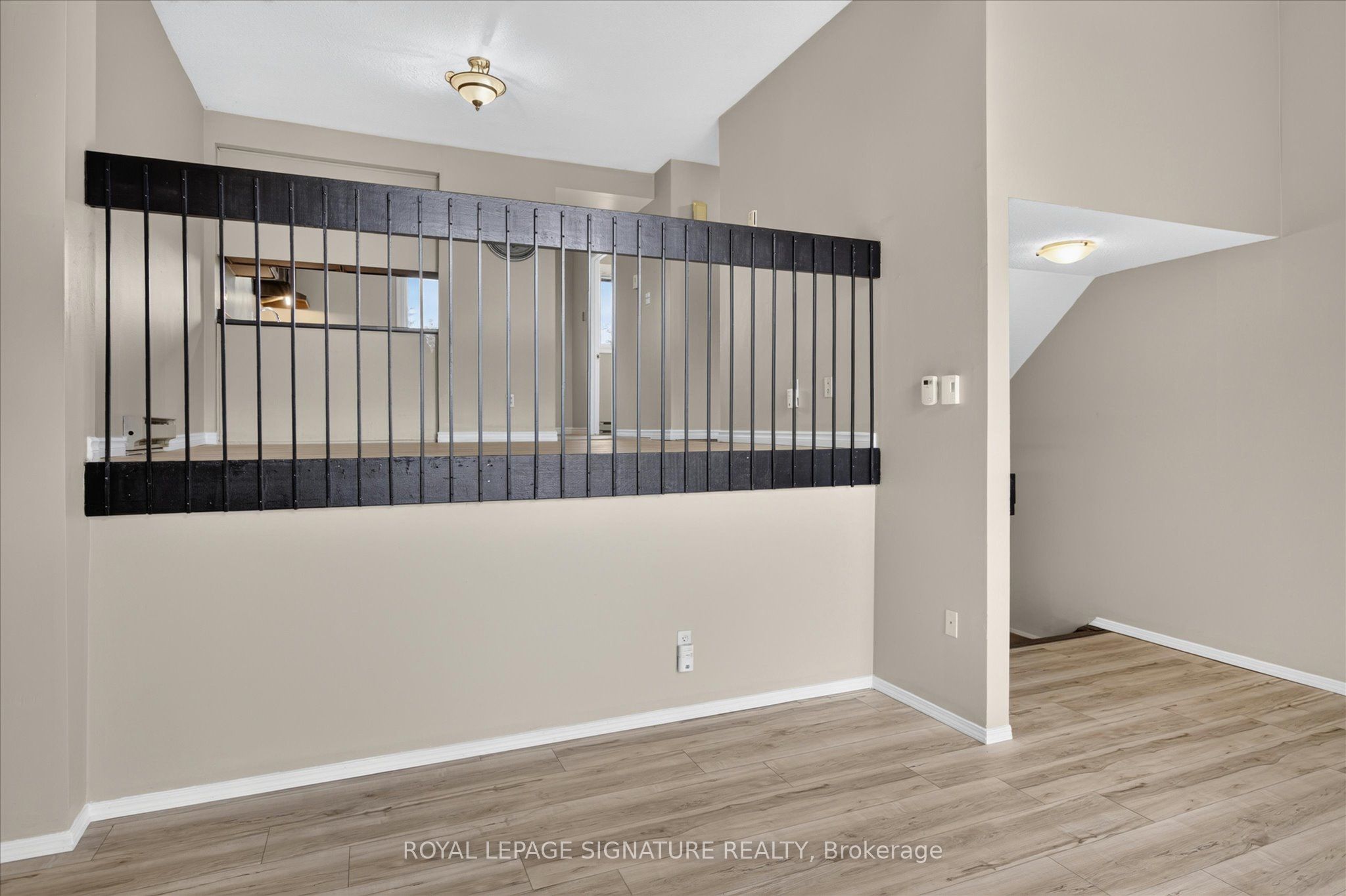 30 Champlain Crescent 36 Property Photo 11