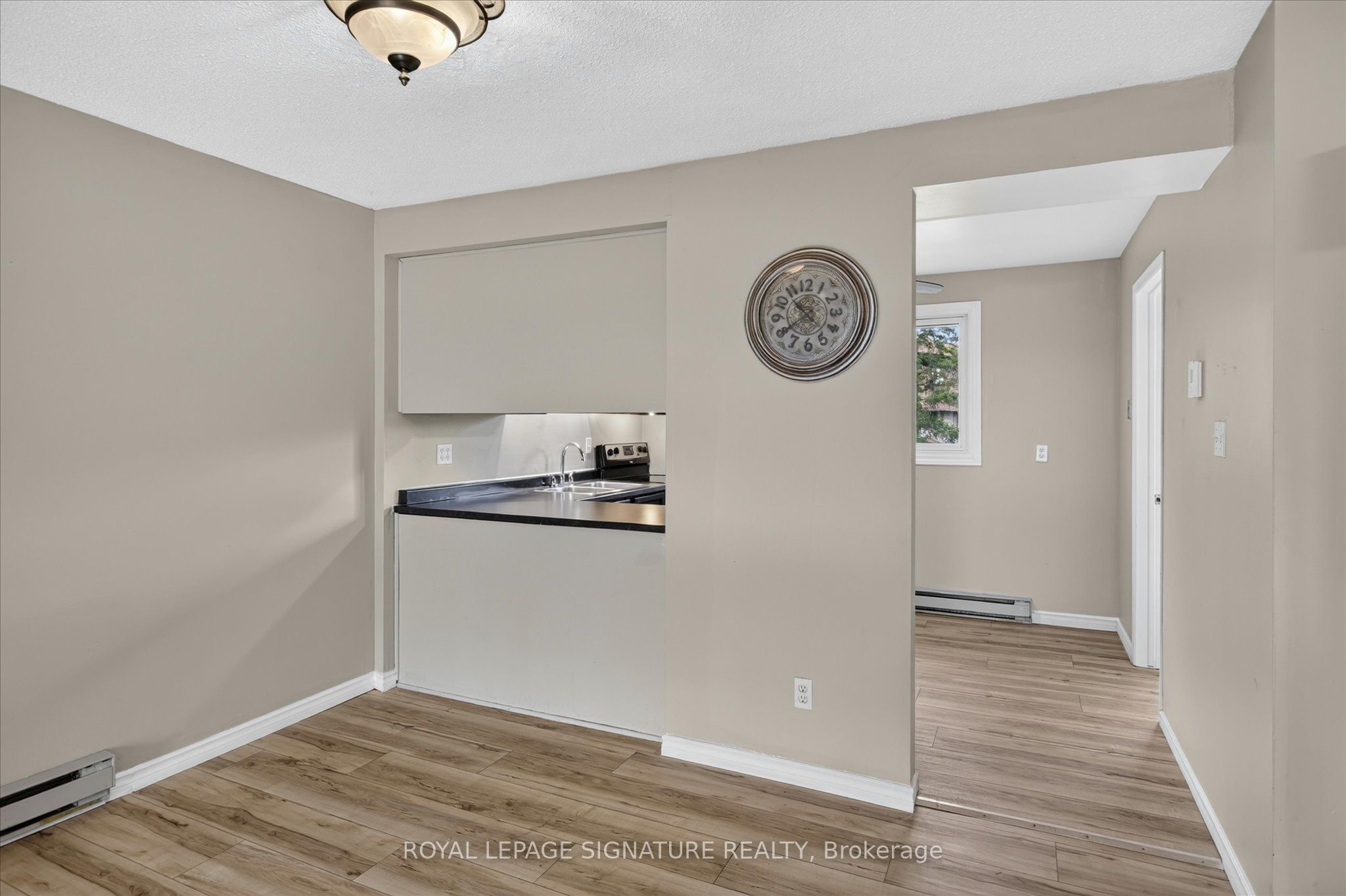 30 Champlain Crescent 36 Property Photo 15