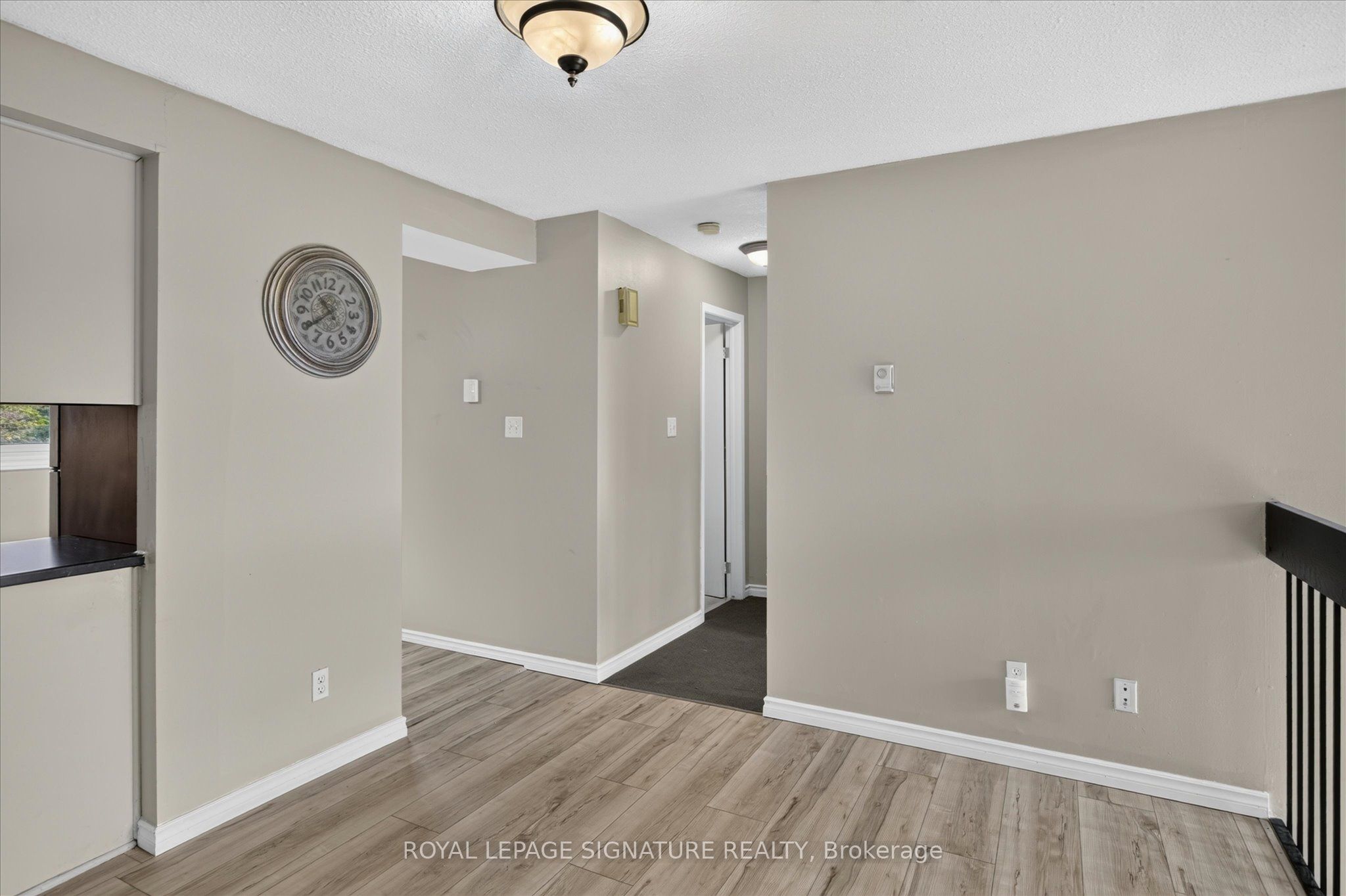 30 Champlain Crescent 36 Property Photo 16