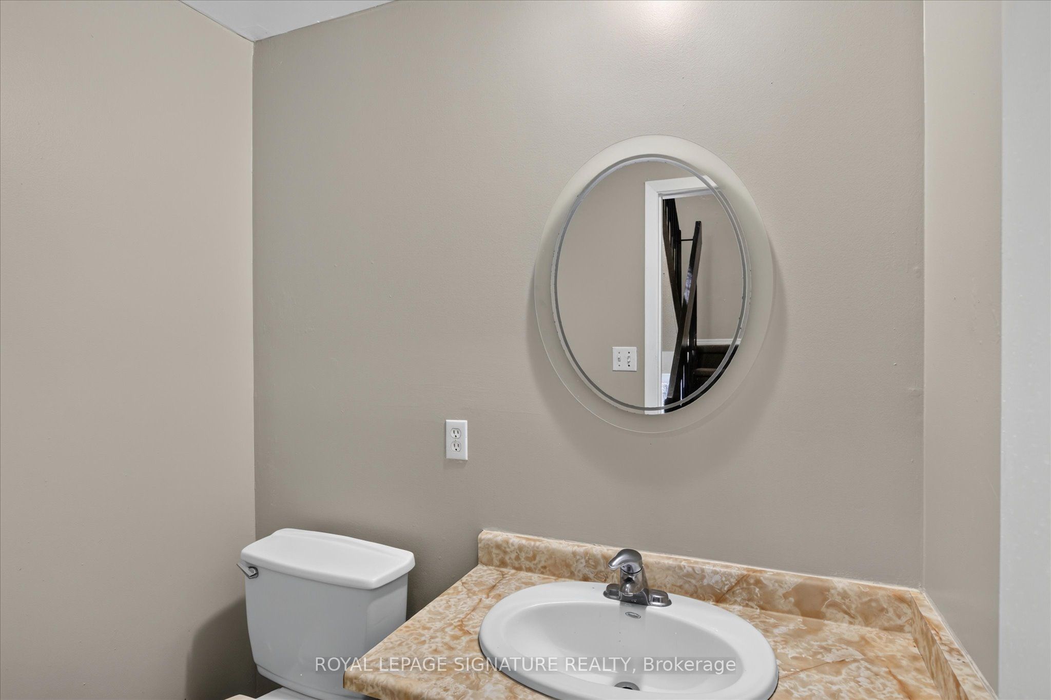 30 Champlain Crescent 36 Property Photo 22