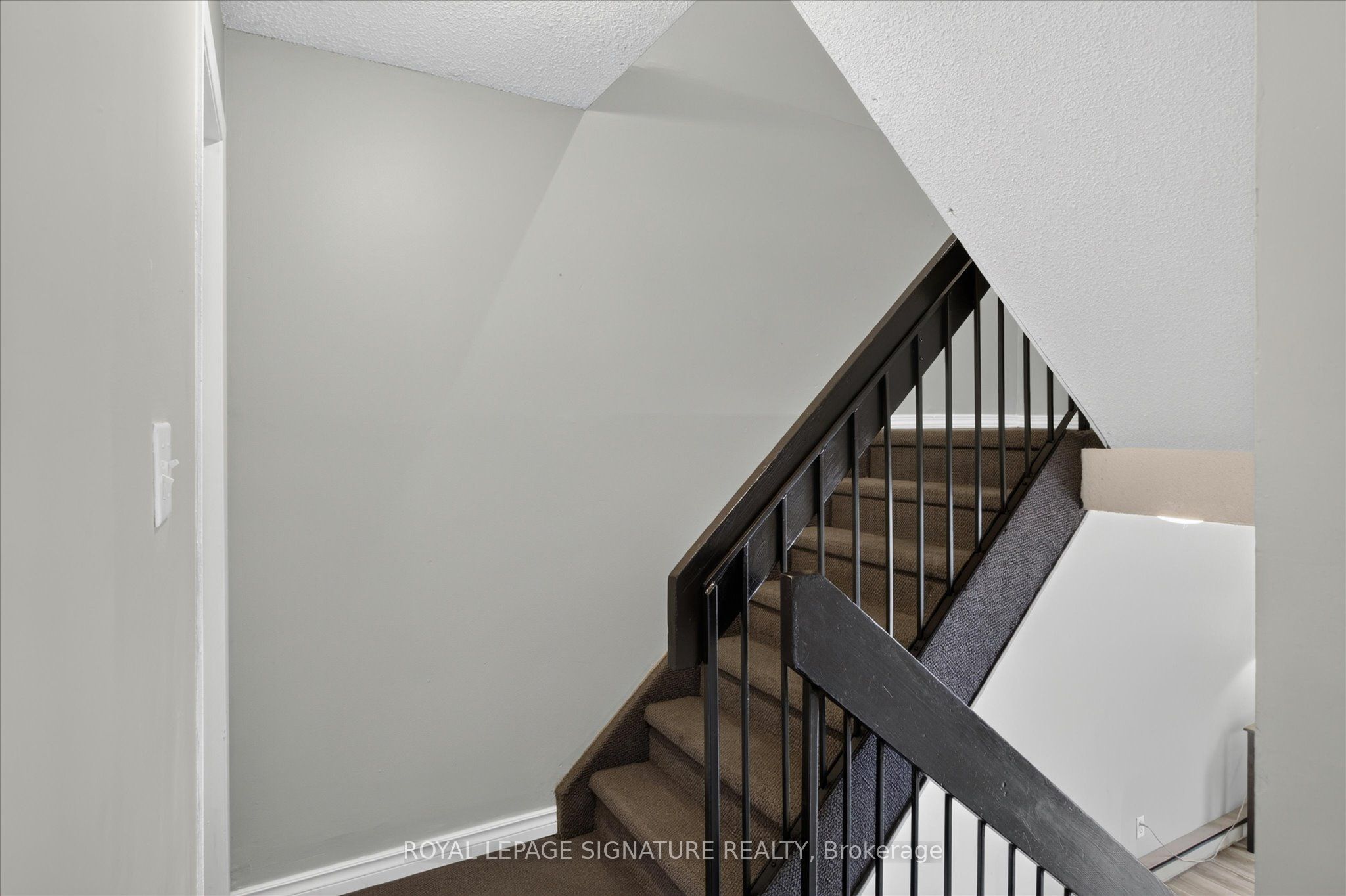 30 Champlain Crescent 36 Property Photo 24