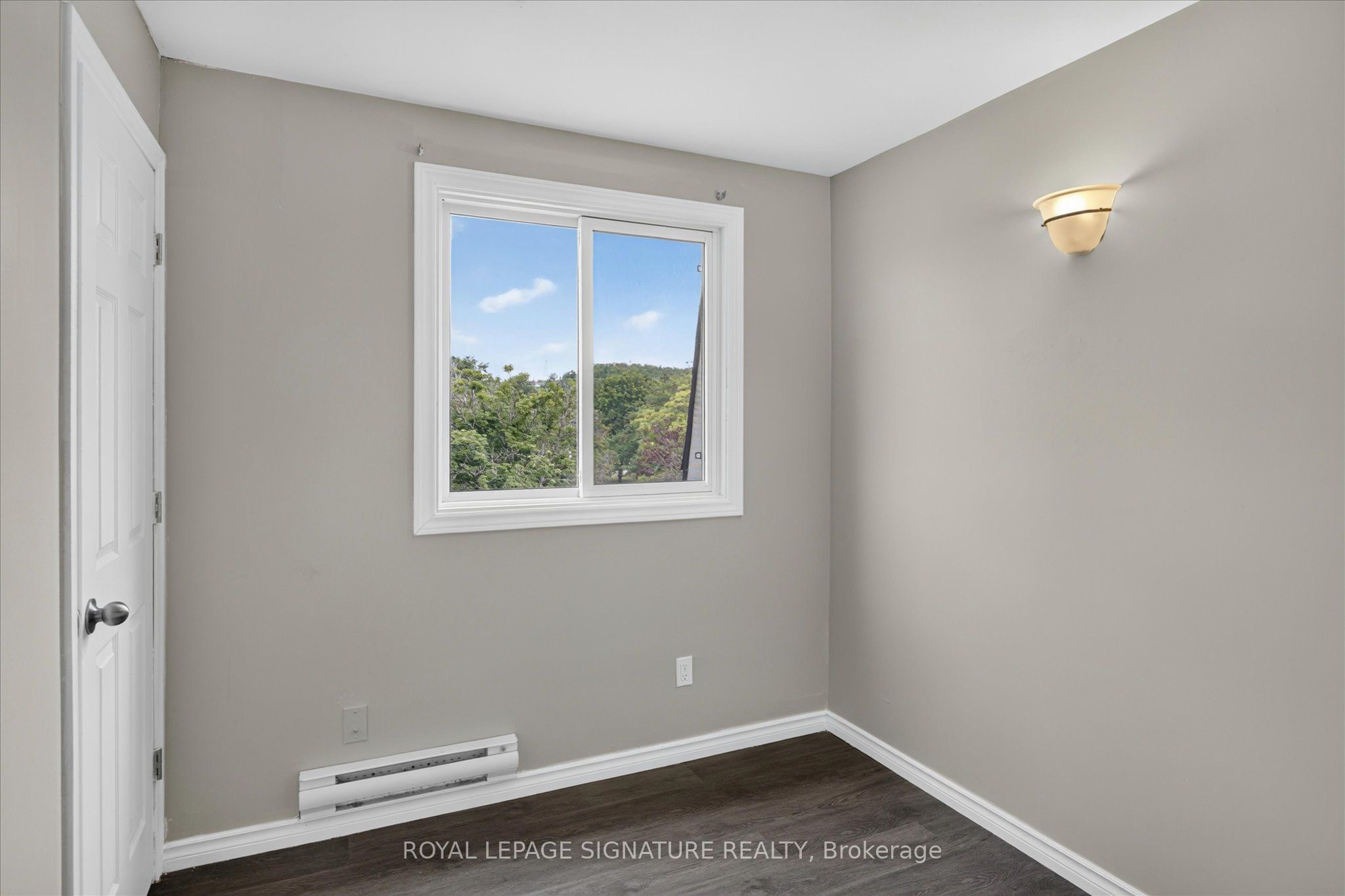 30 Champlain Crescent 36 Property Photo 26