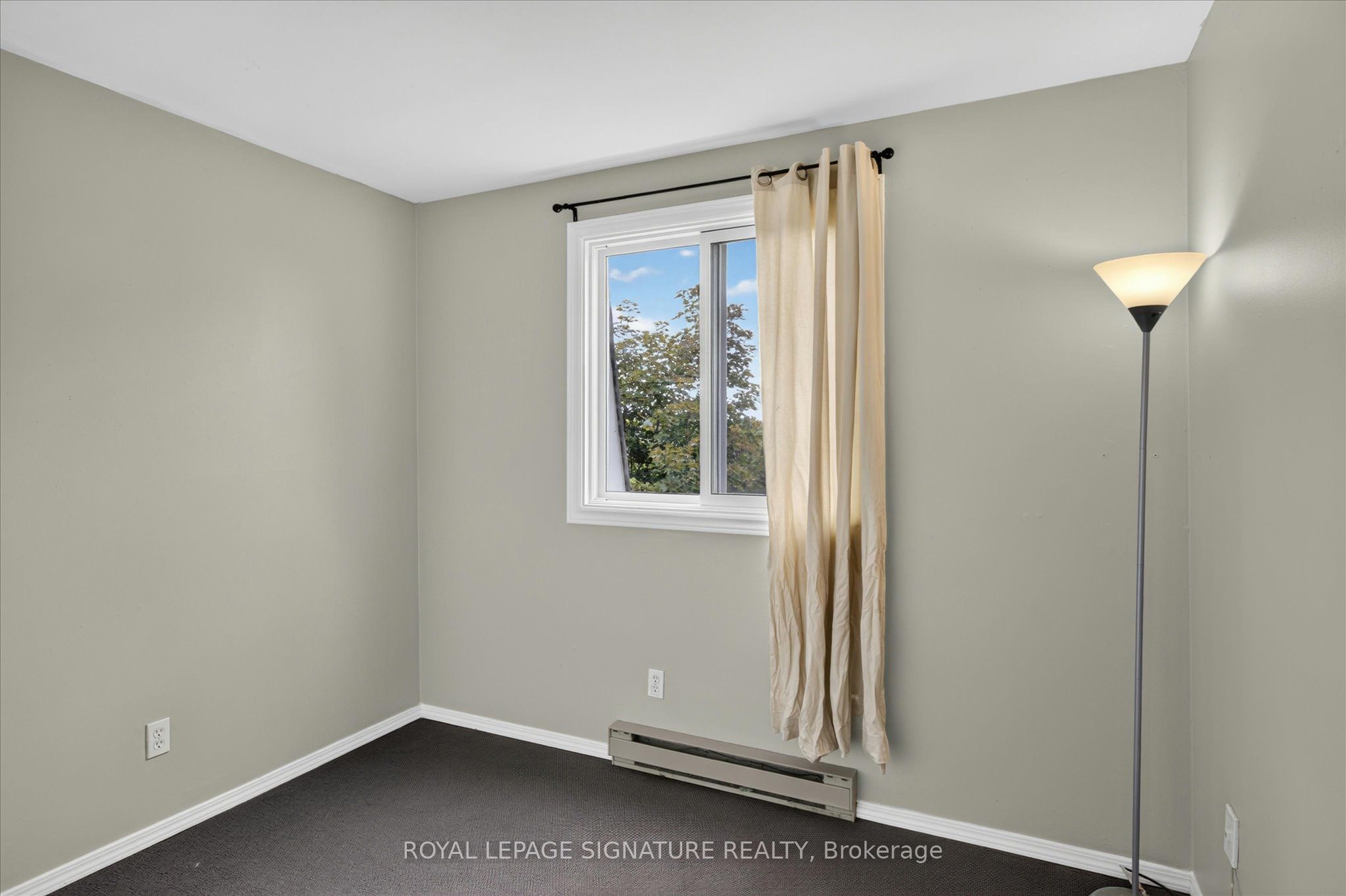 30 Champlain Crescent 36 Property Photo 34