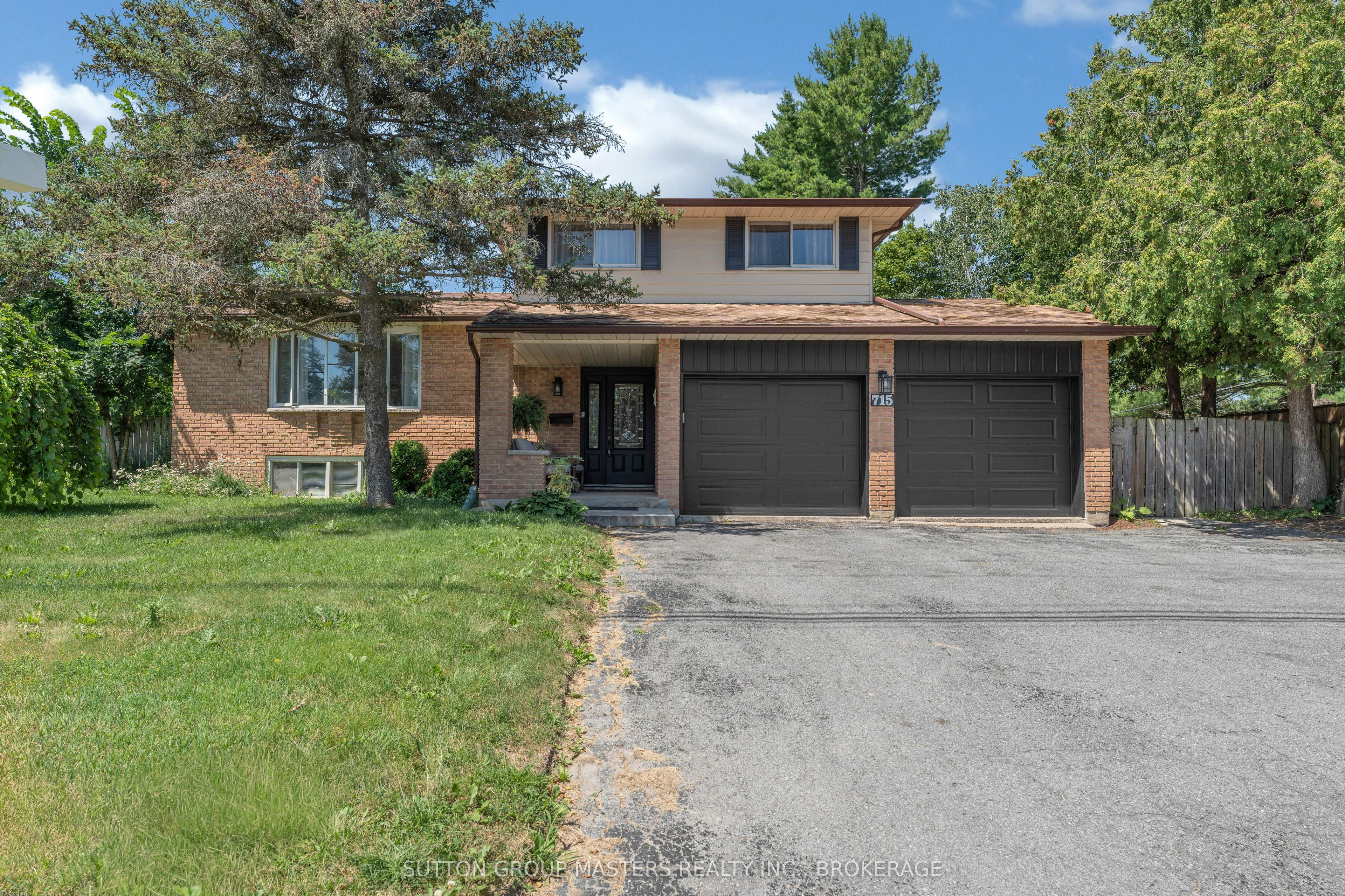 715 E Collins Bay Road Property Photo 1