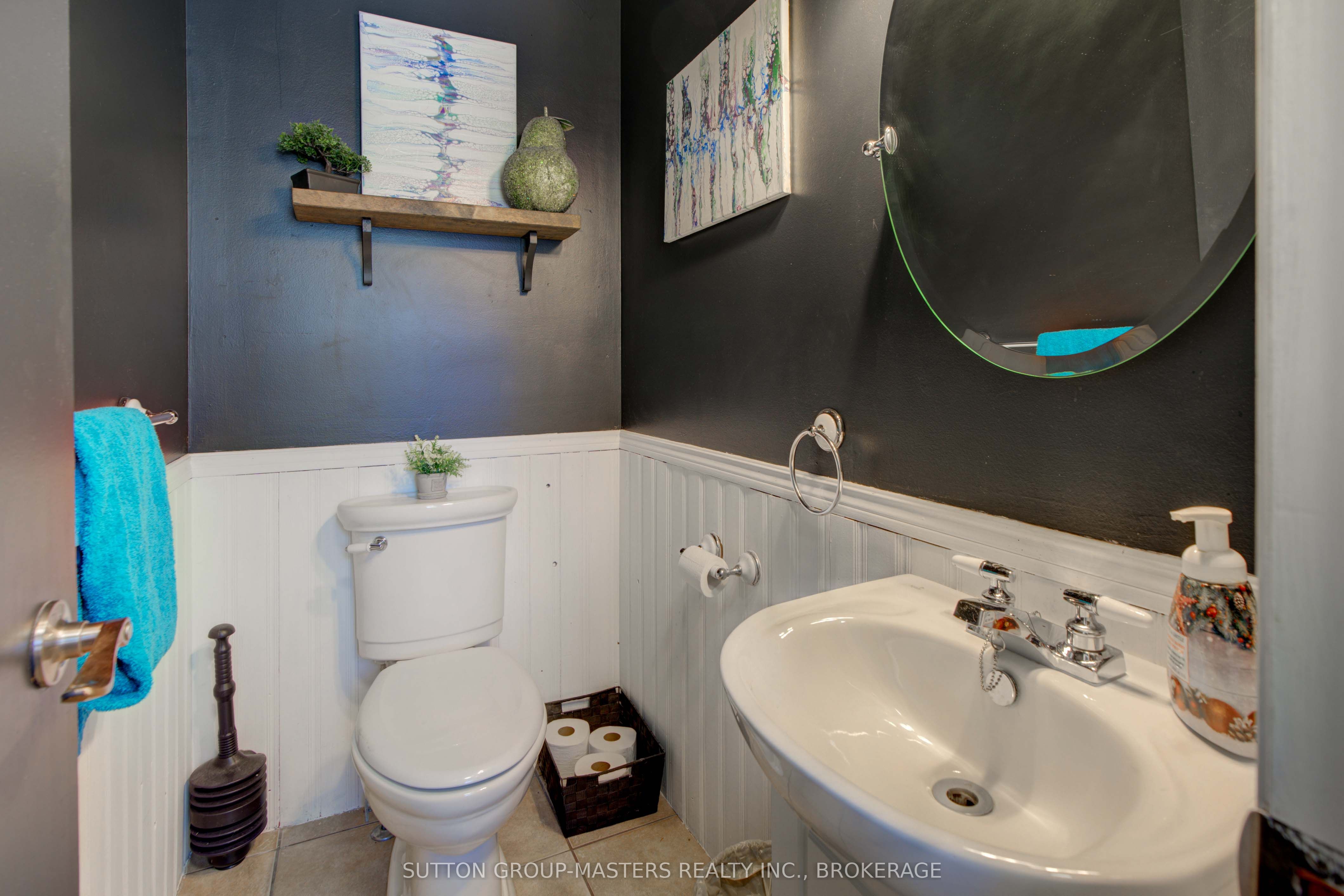 715 E Collins Bay Road Property Photo 23
