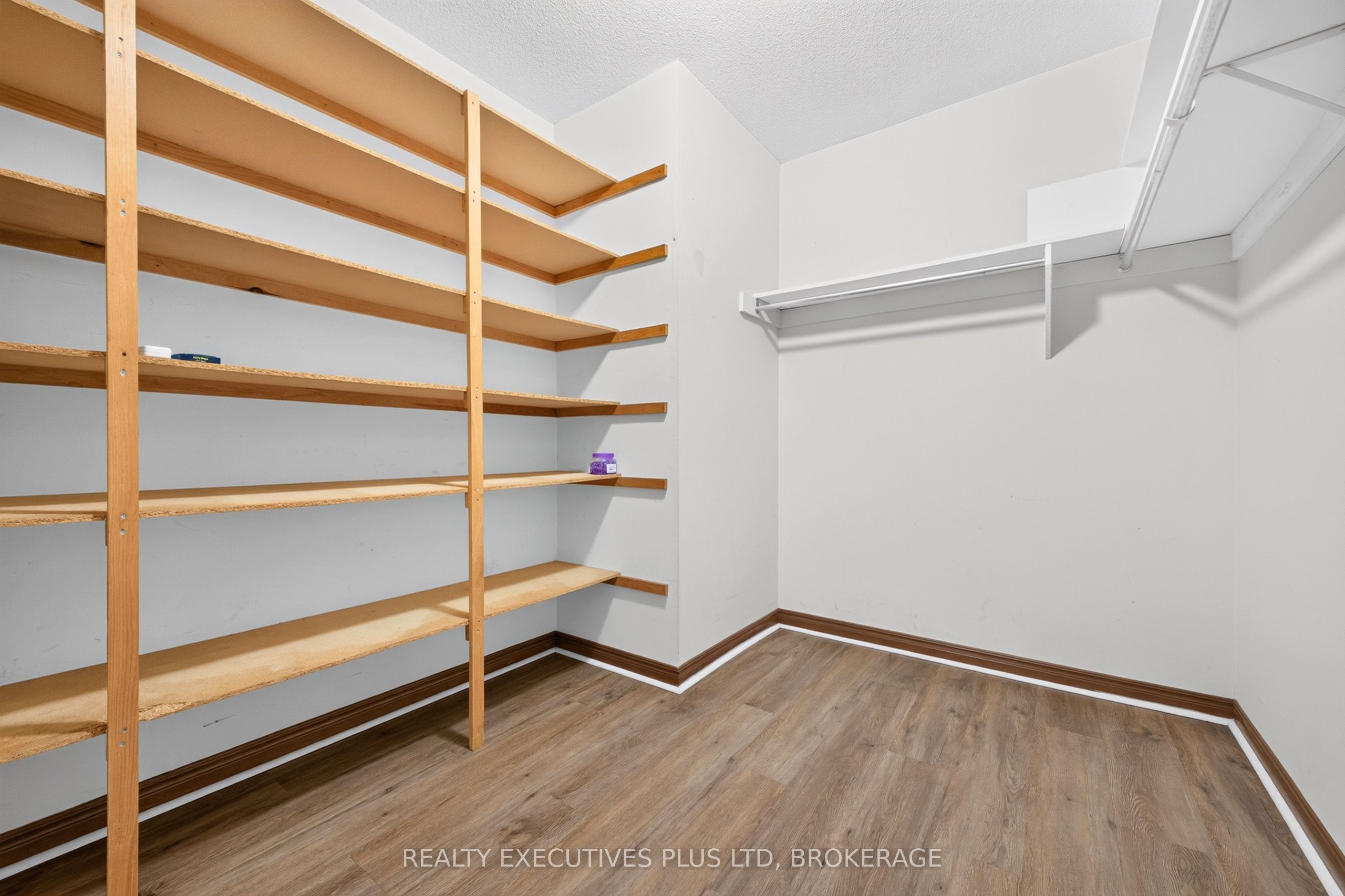 6044 Swayze Drive 6 Property Photo 20