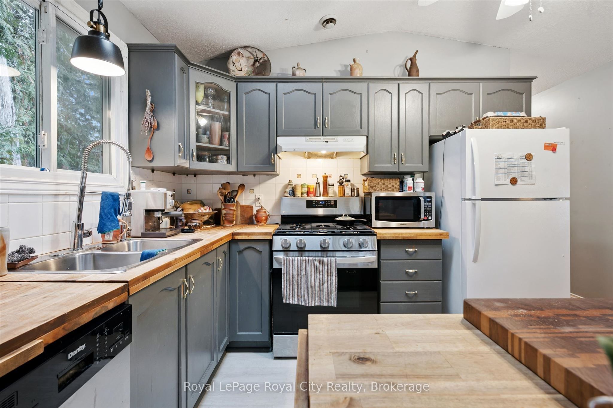 10 Spruce Avenue Property Photo 16