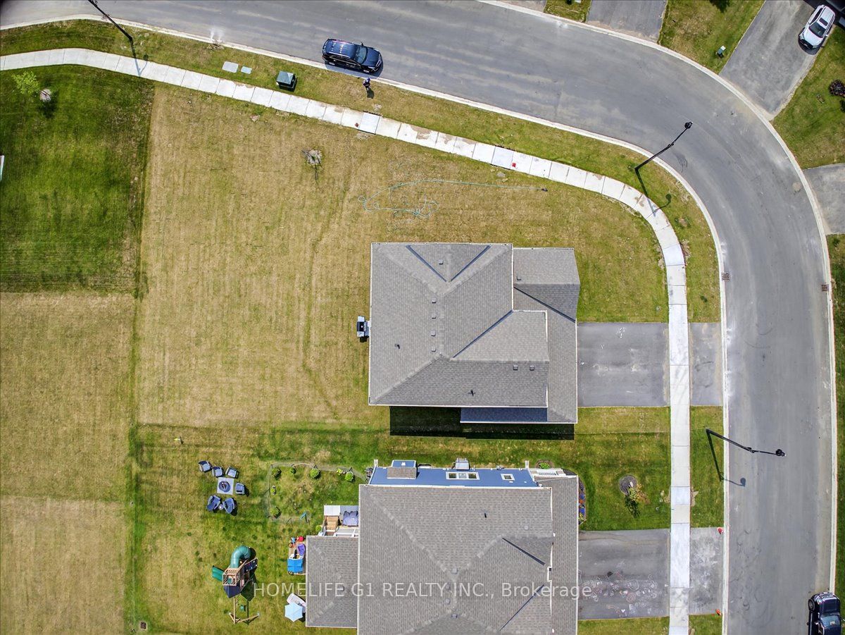 5 Dyer Crescent Property Photo 7