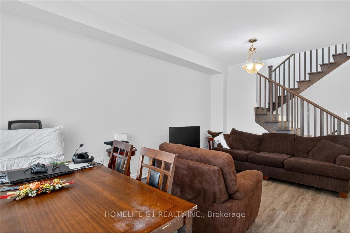 5 Dyer Crescent Property Photo 15
