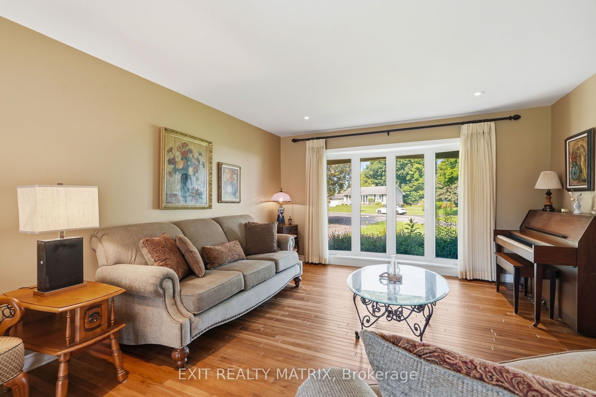 3 Hillview Circle Property Photo 4