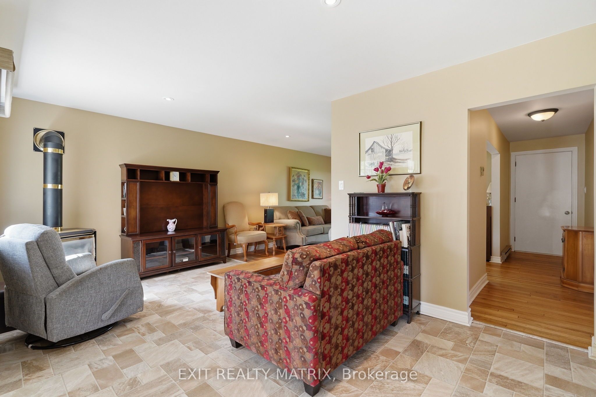 3 Hillview Circle Property Photo 8