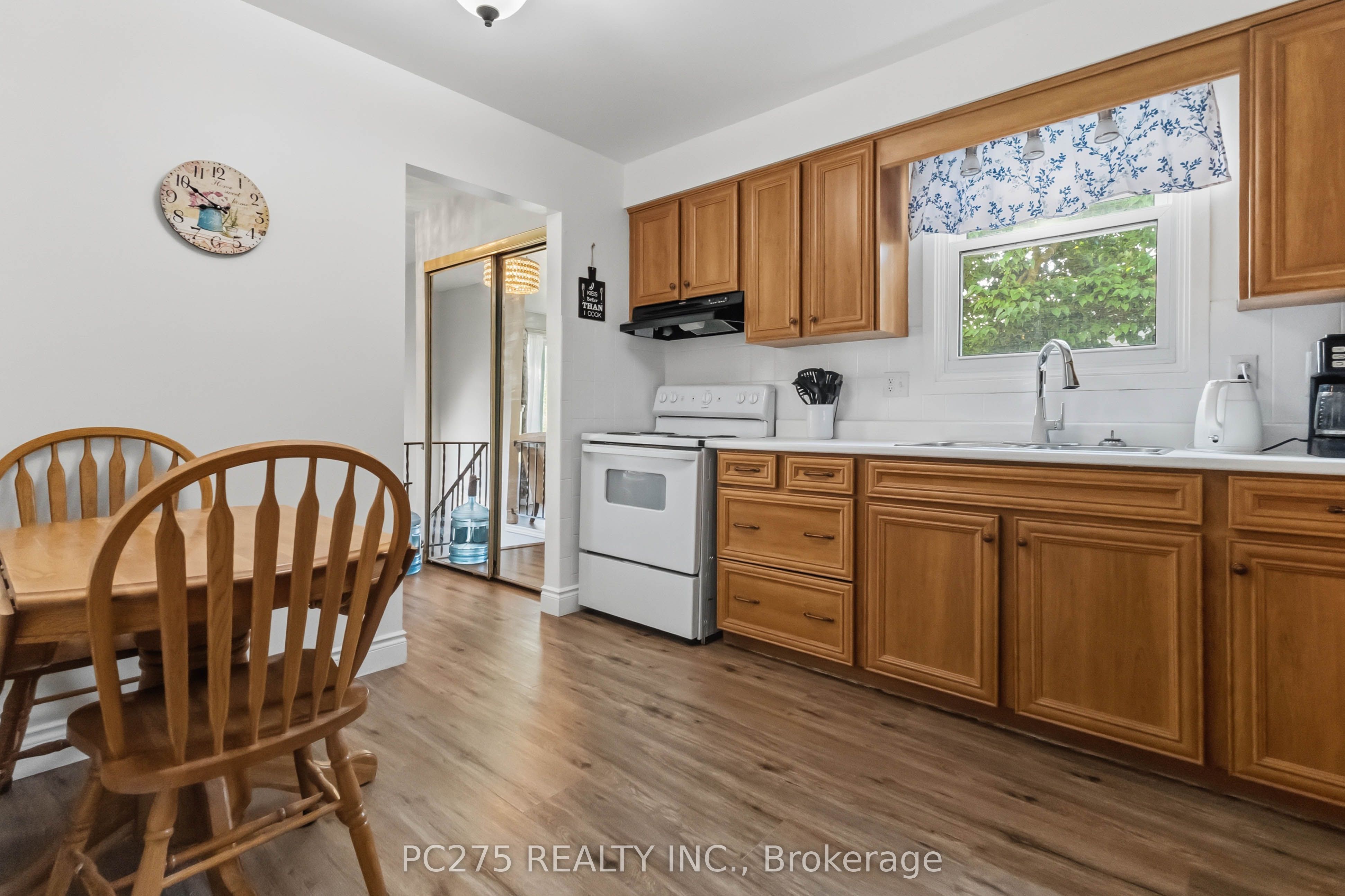 615 Deveron Crescent Property Photo 15
