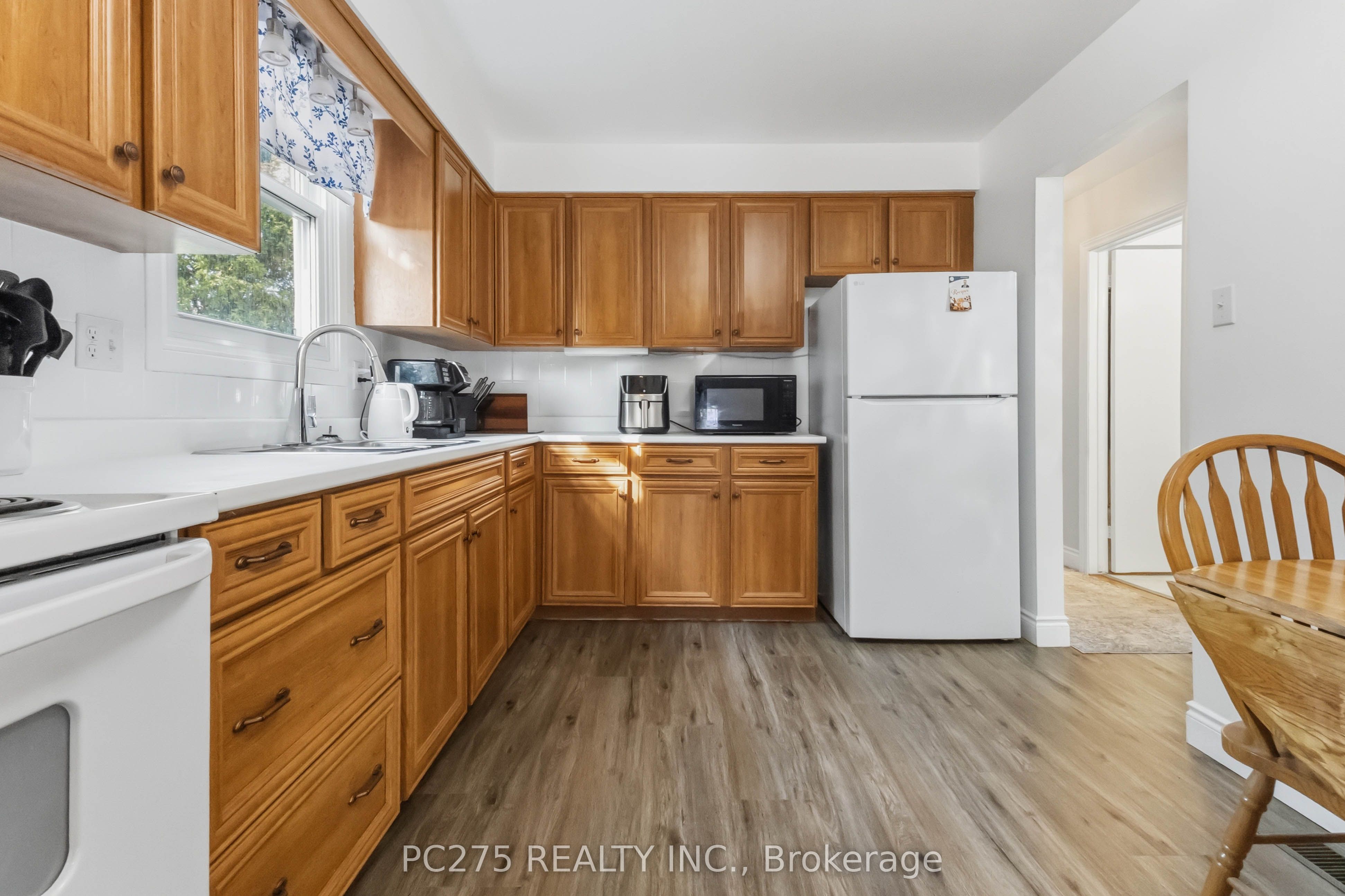 615 Deveron Crescent Property Photo 17