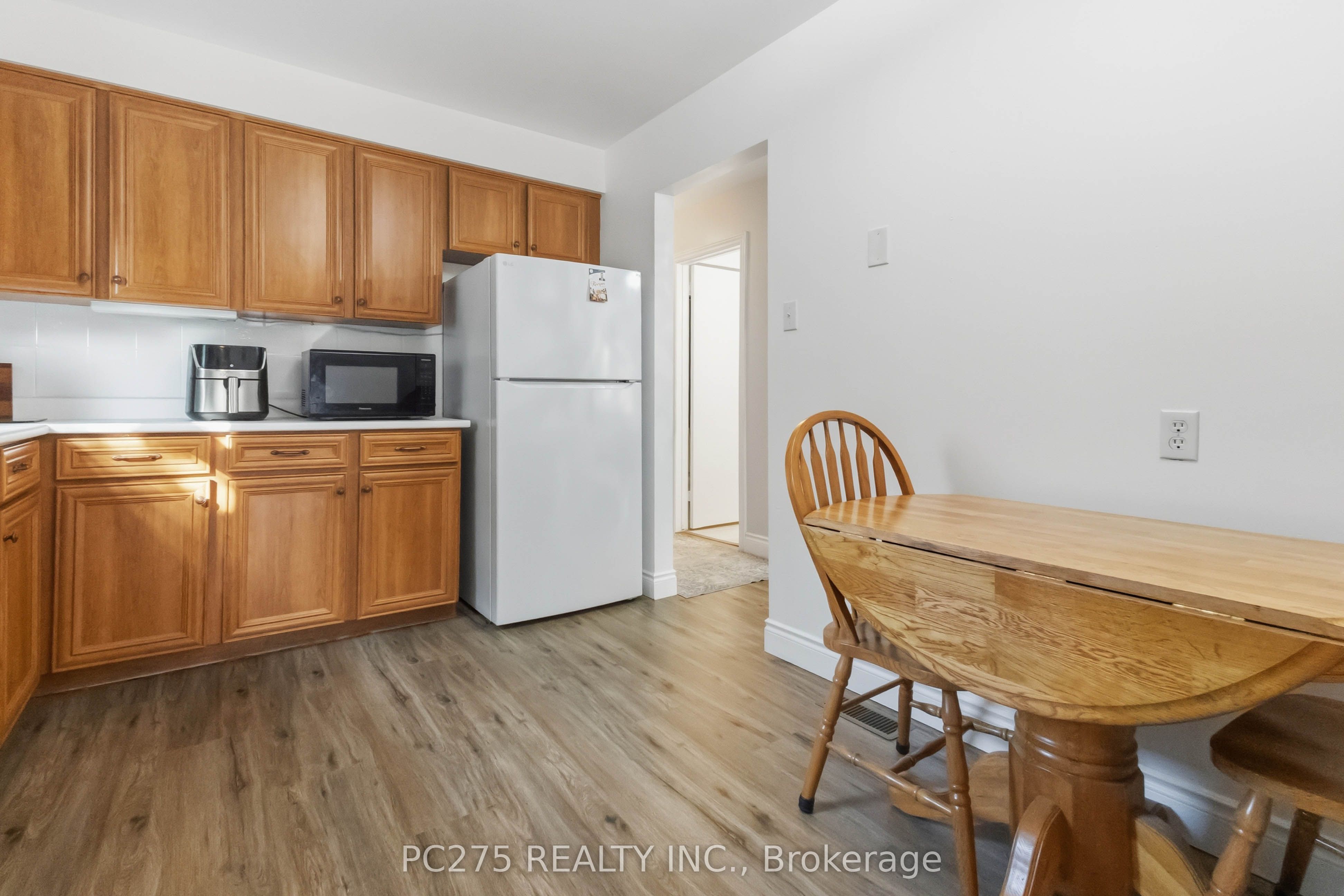 615 Deveron Crescent Property Photo 18