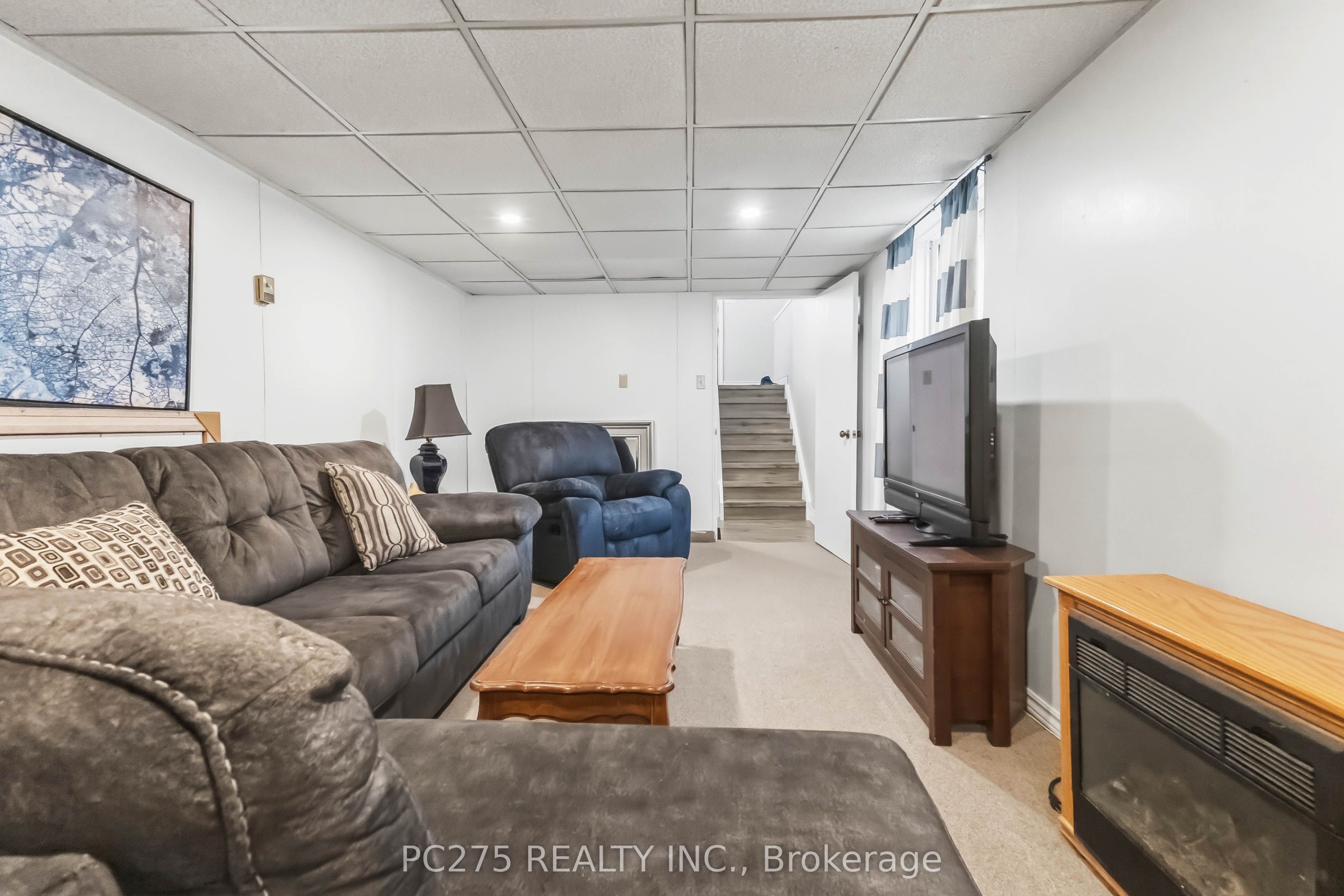 615 Deveron Crescent Property Photo 28