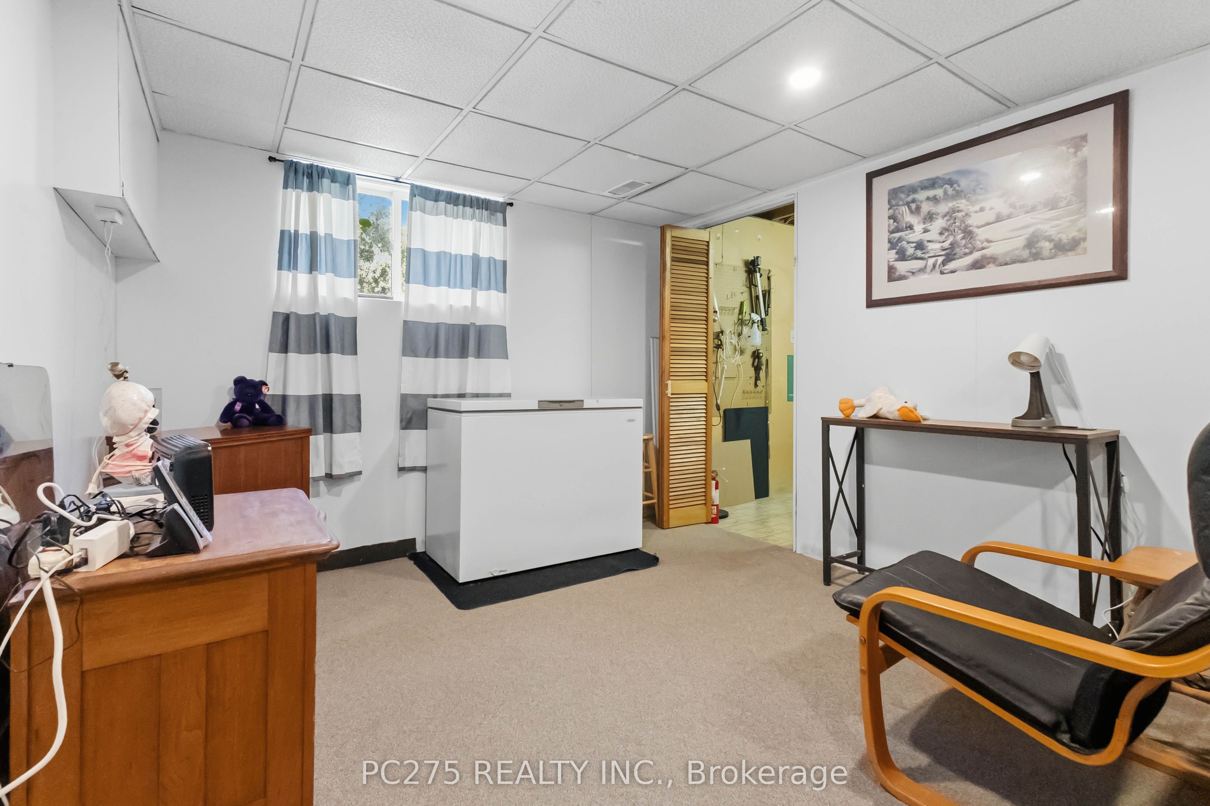 615 Deveron Crescent Property Photo 29