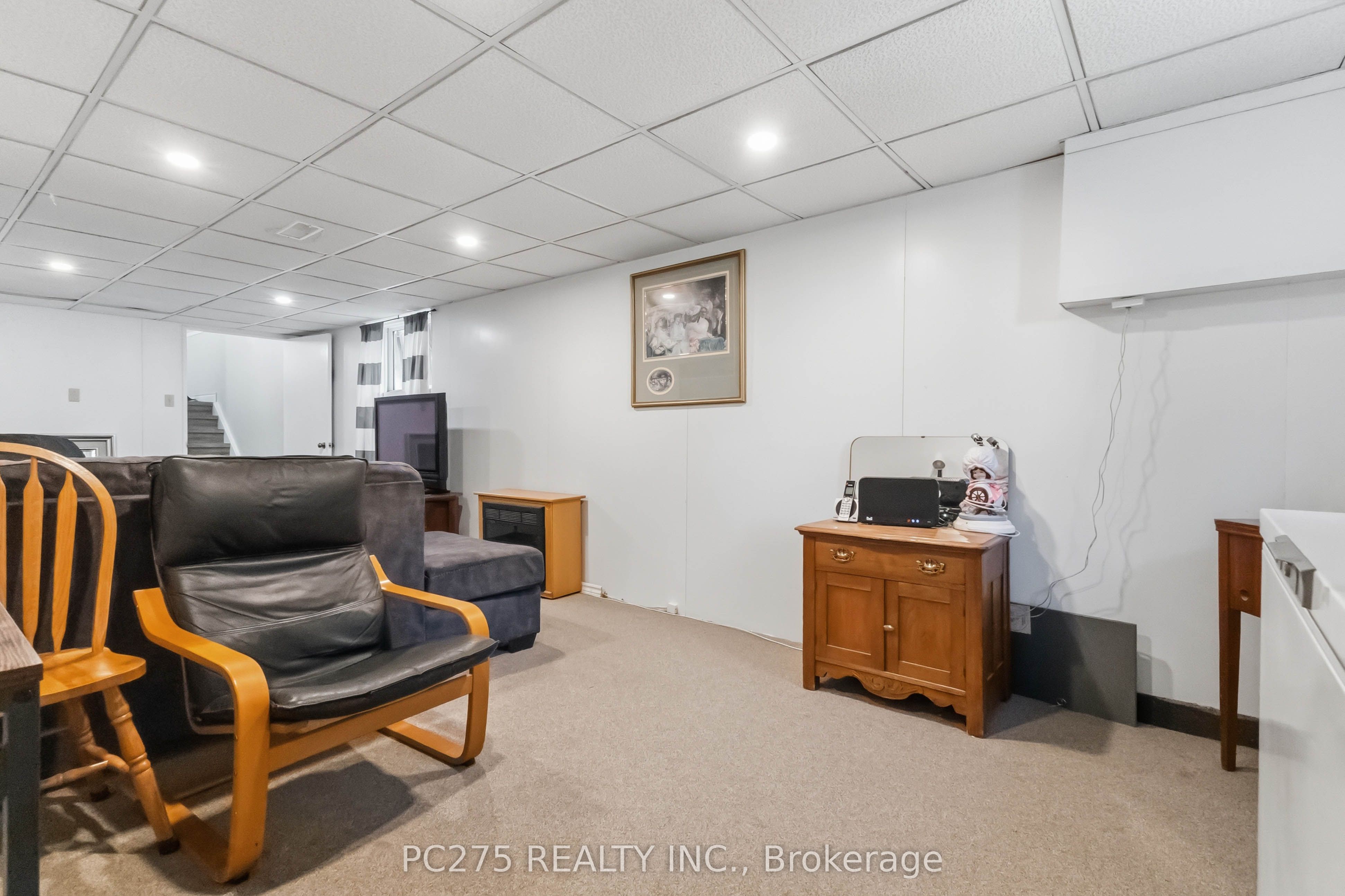 615 Deveron Crescent Property Photo 30