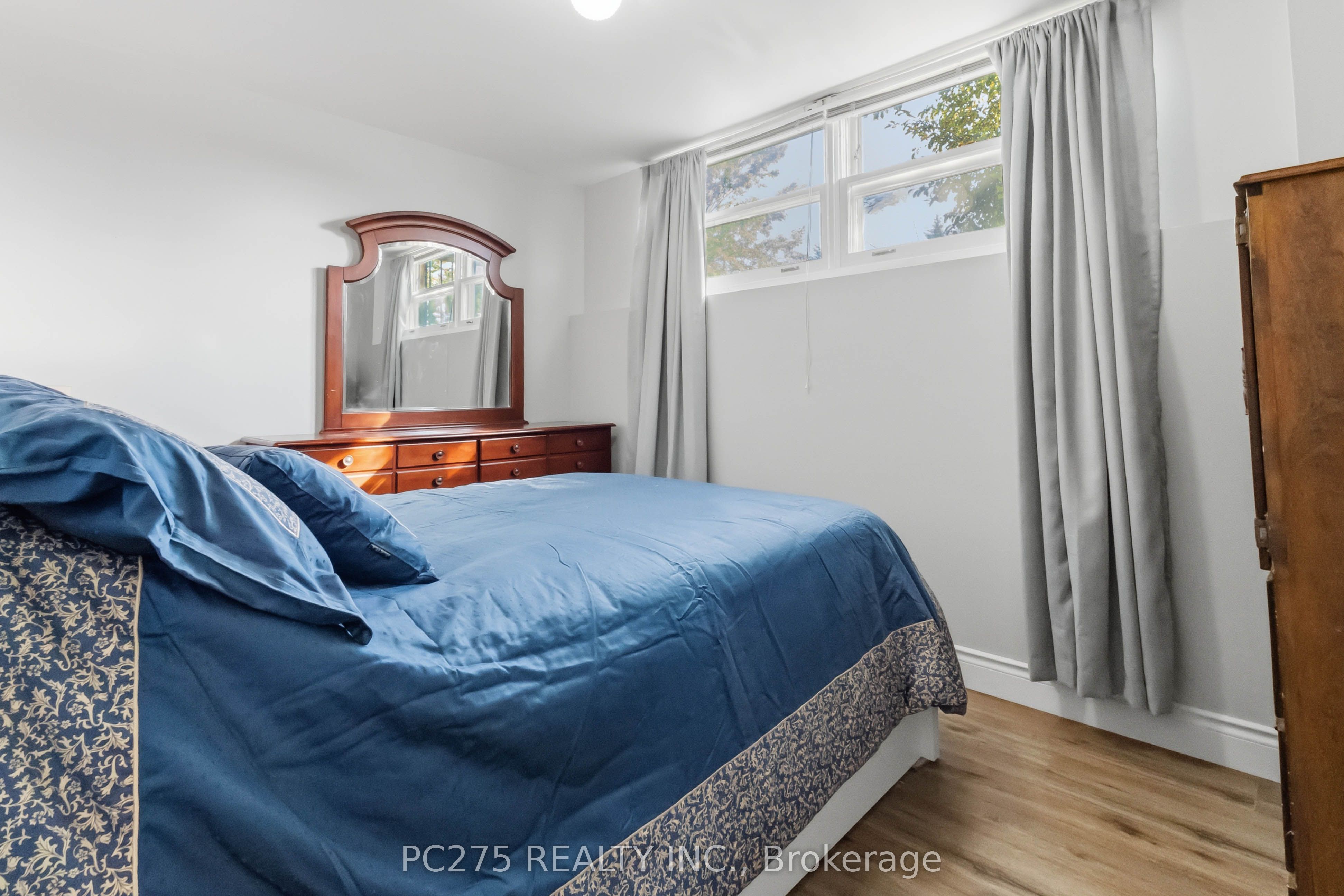 615 Deveron Crescent Property Photo 31