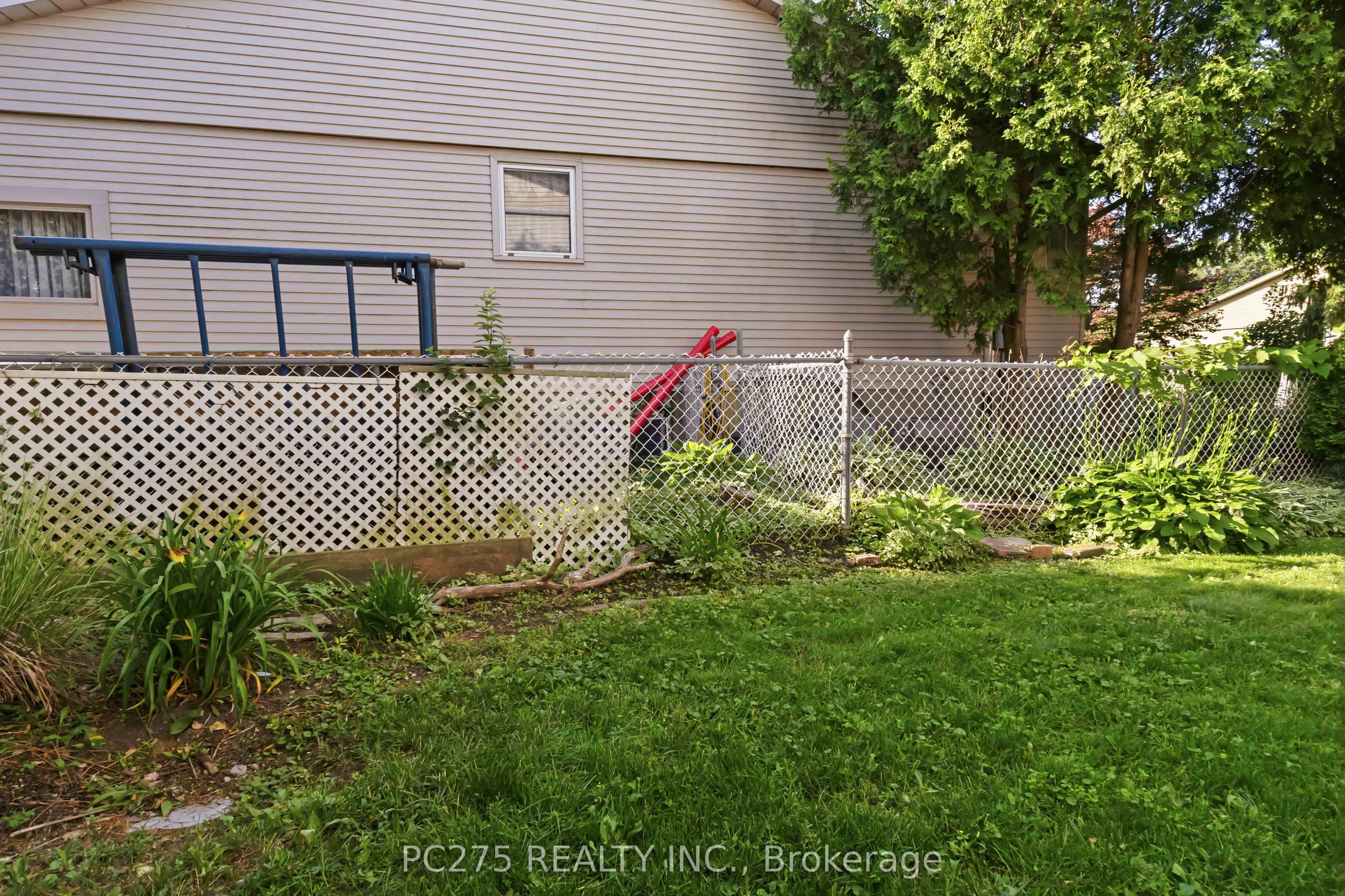 615 Deveron Crescent Property Photo 38
