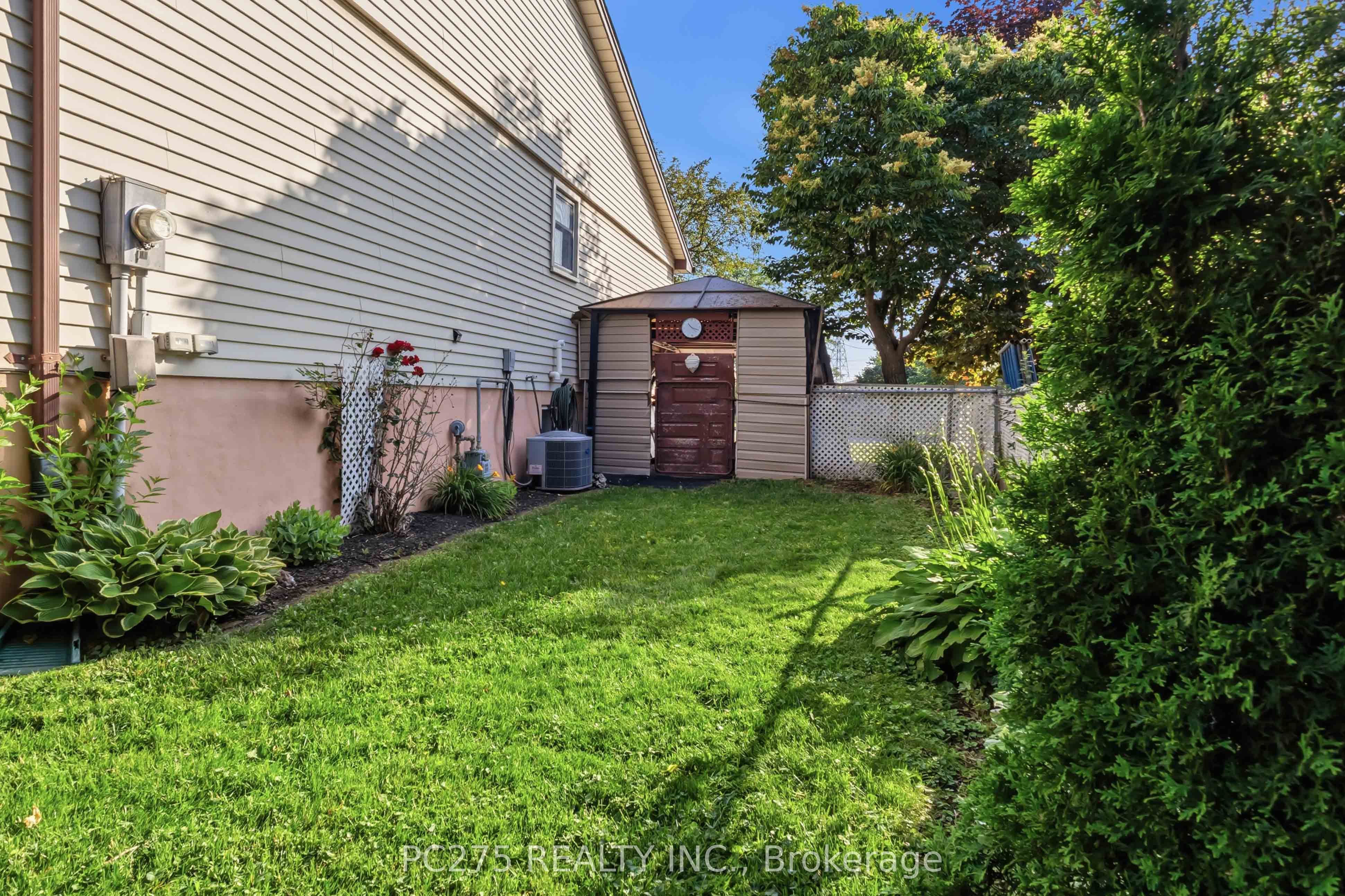 615 Deveron Crescent Property Photo 41
