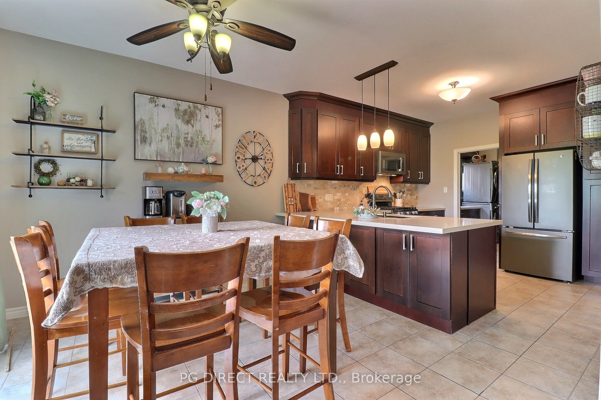 1040 Hanson Crescent Property Photo 11