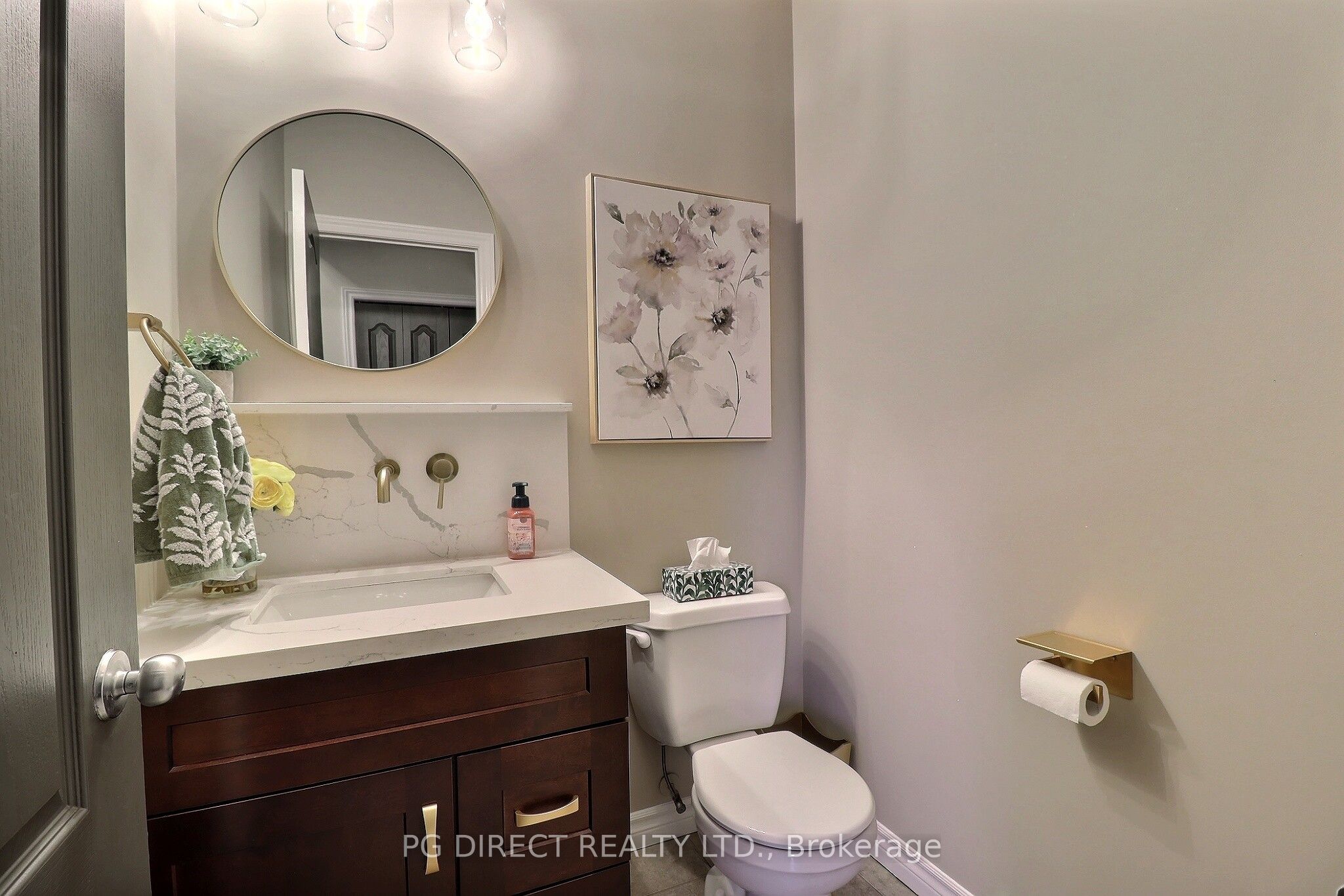 1040 Hanson Crescent Property Photo 14
