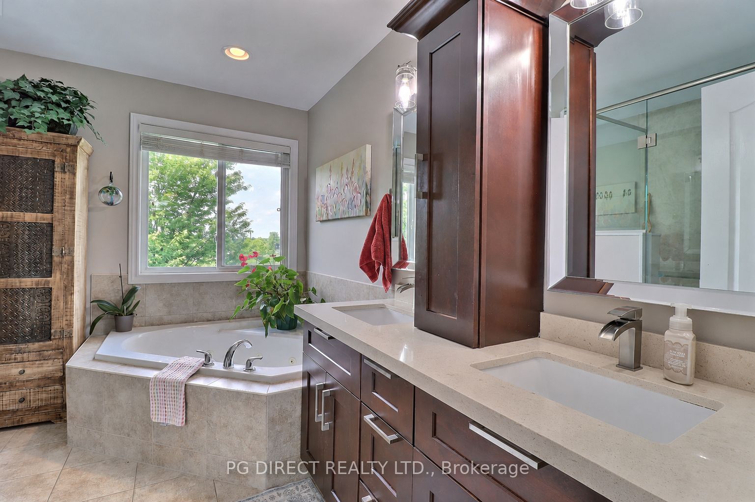 1040 Hanson Crescent Property Photo 17