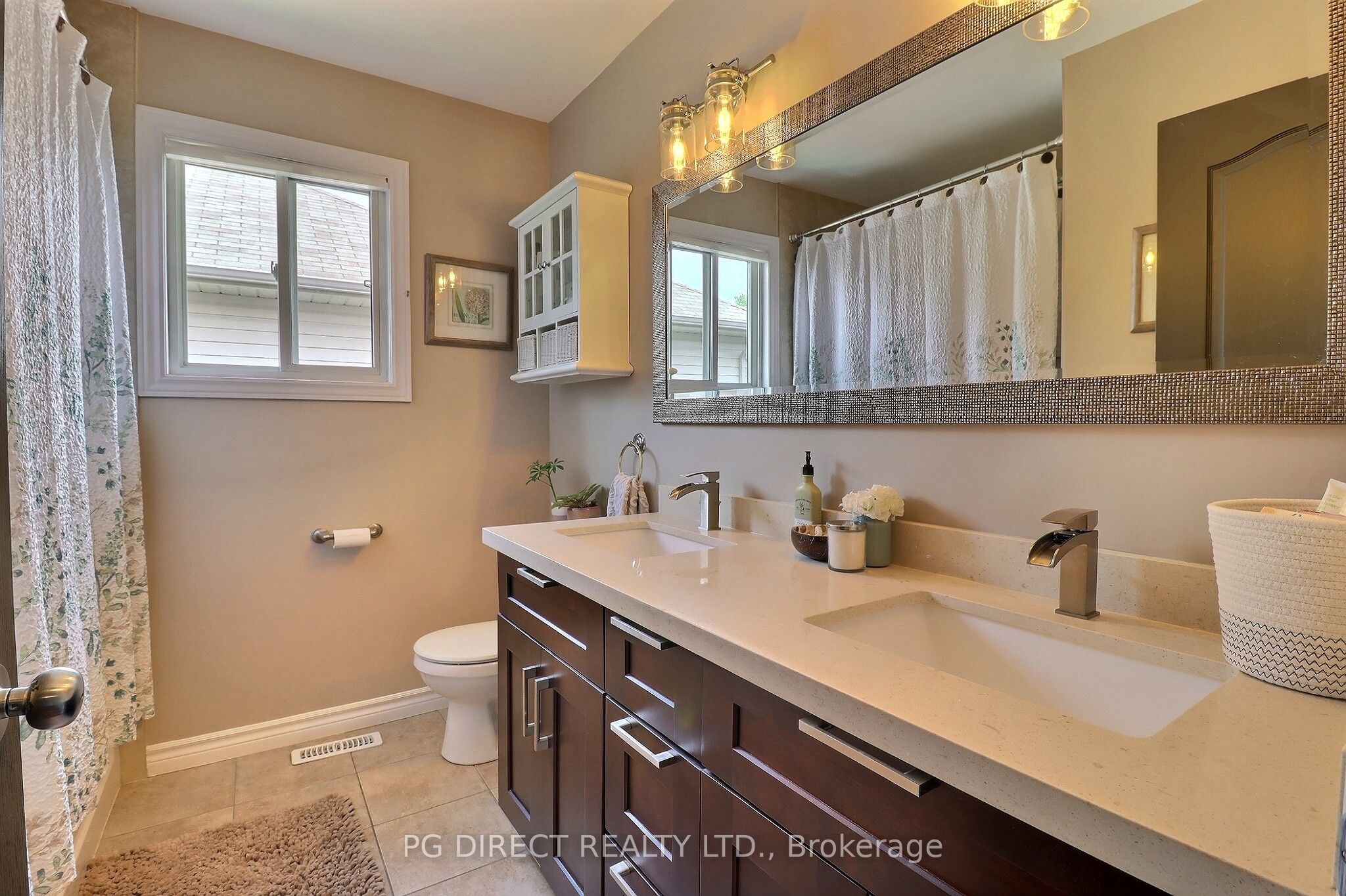 1040 Hanson Crescent Property Photo 22
