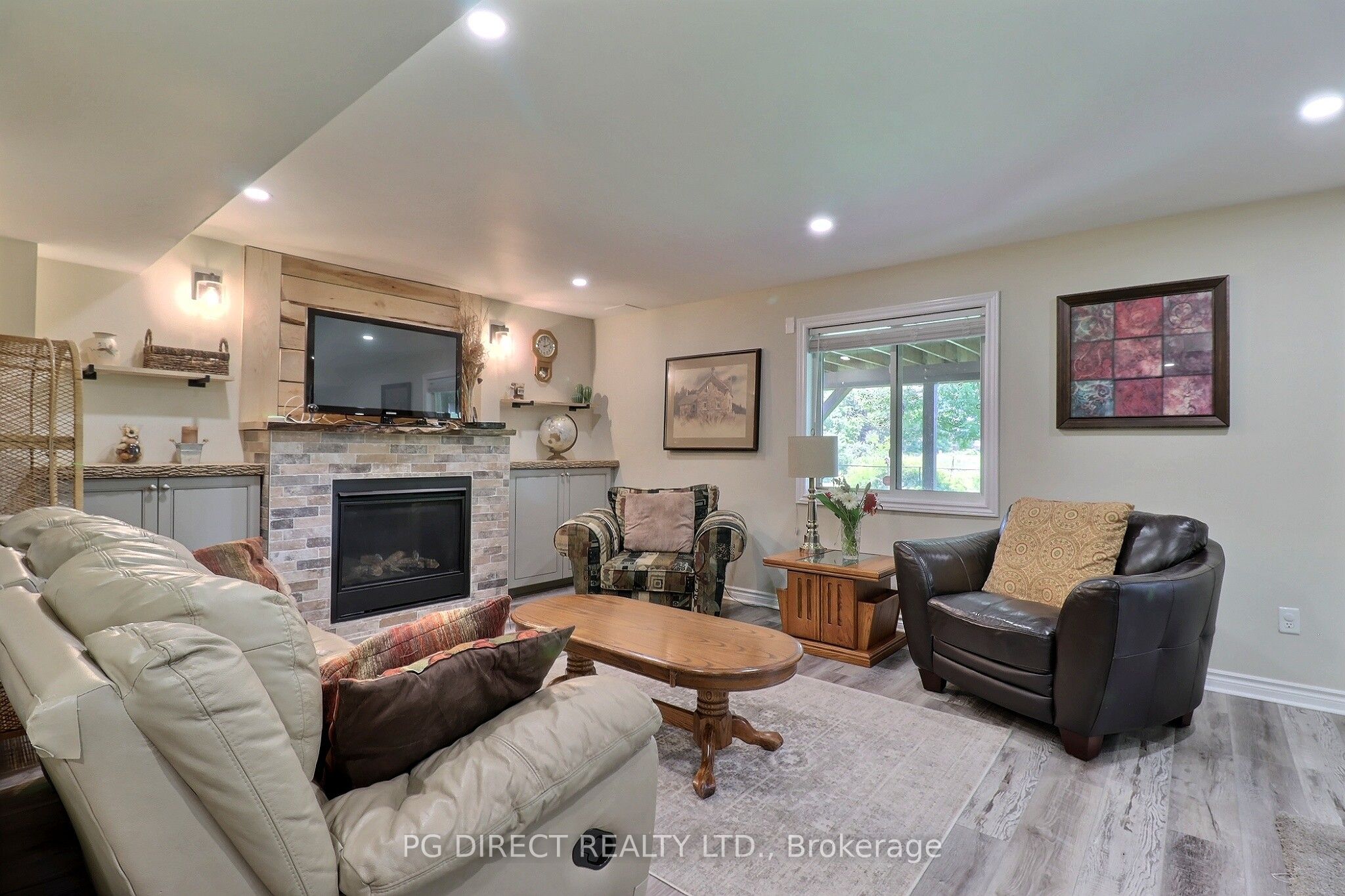 1040 Hanson Crescent Property Photo 23