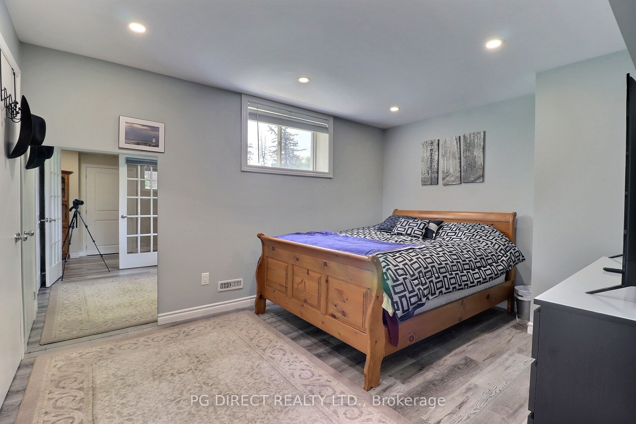 1040 Hanson Crescent Property Photo 26