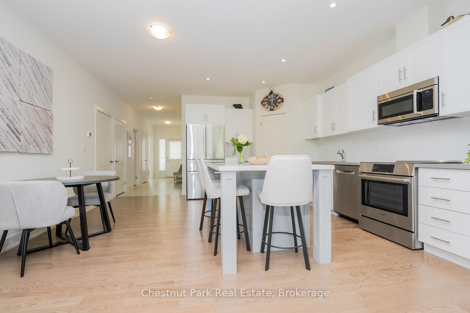 161 Hawthorn Crescent Property Photo 7