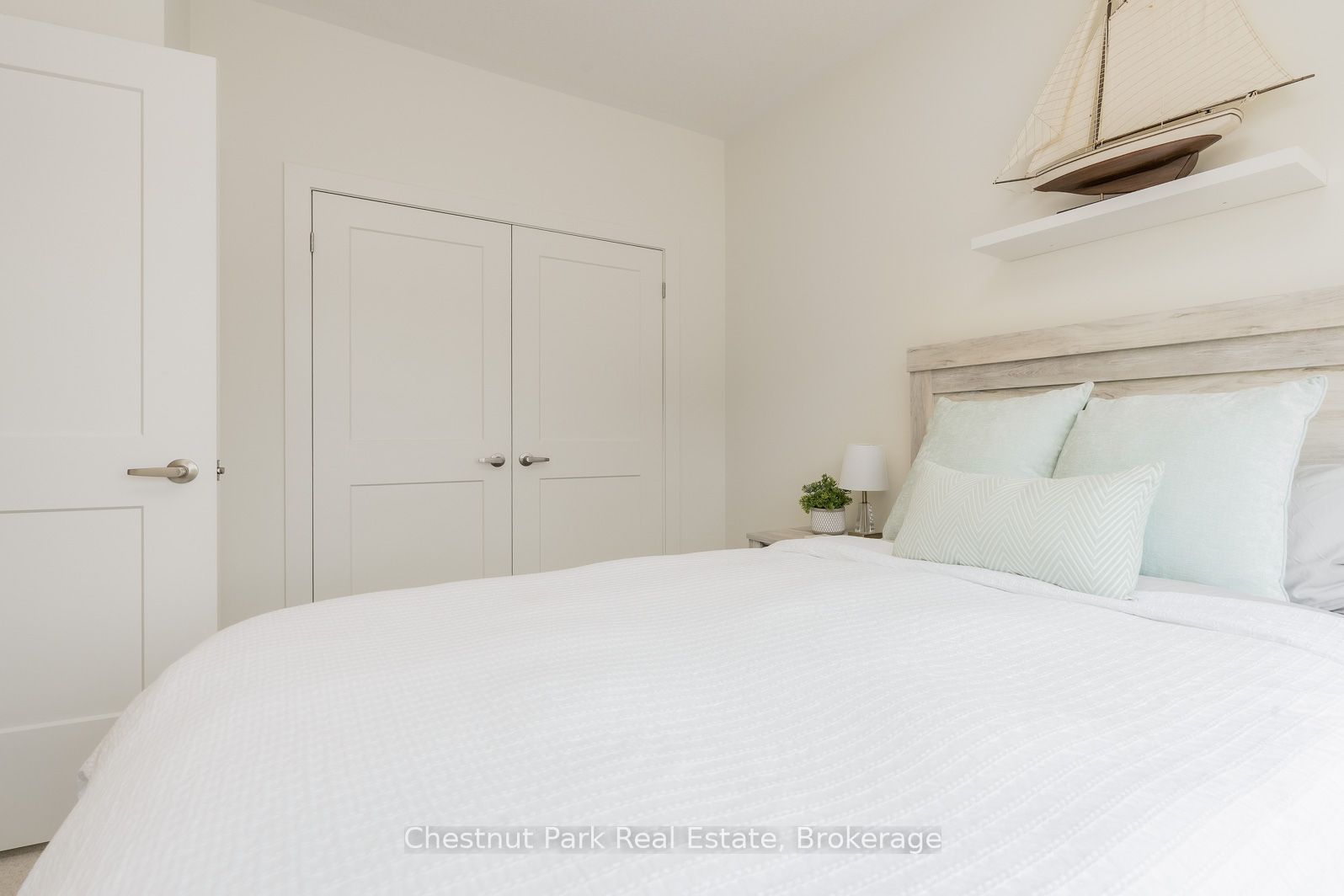 161 Hawthorn Crescent Property Photo 25