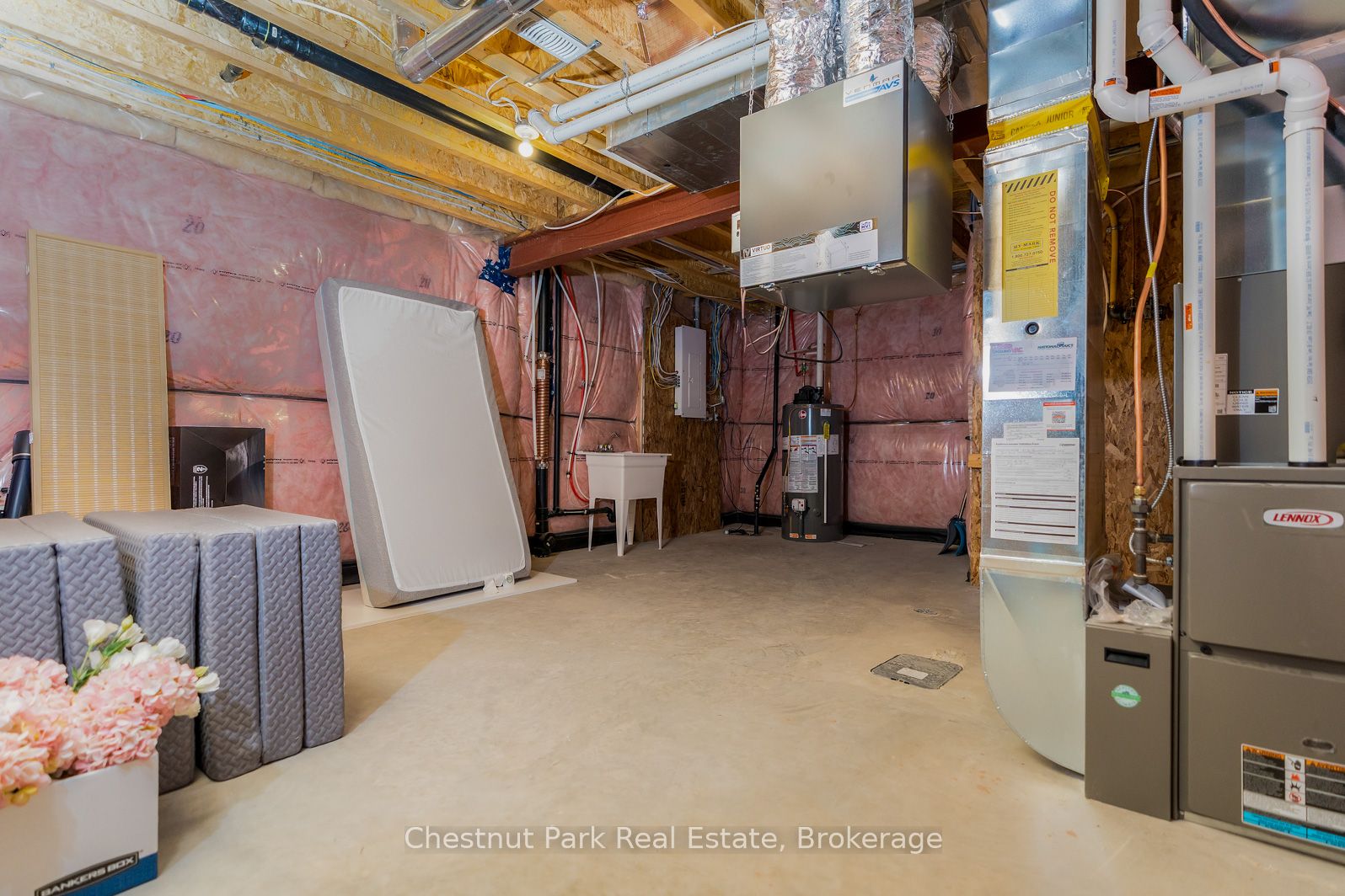 161 Hawthorn Crescent Property Photo 35