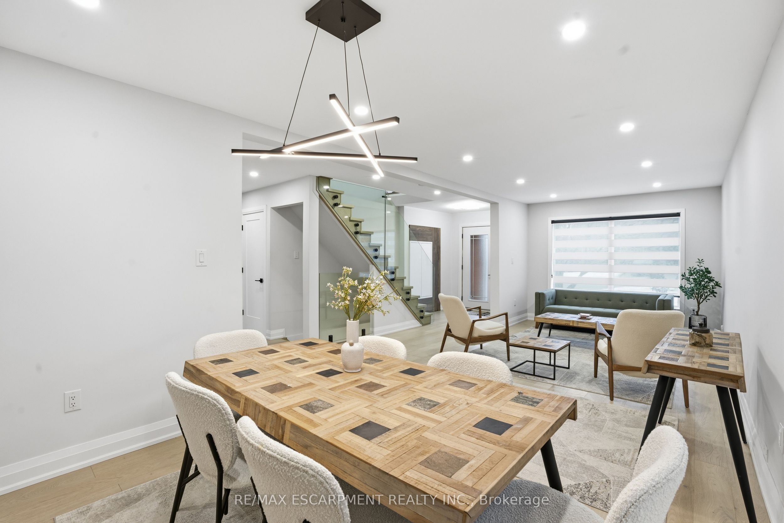 108 Greenshire Drive Property Photo 8