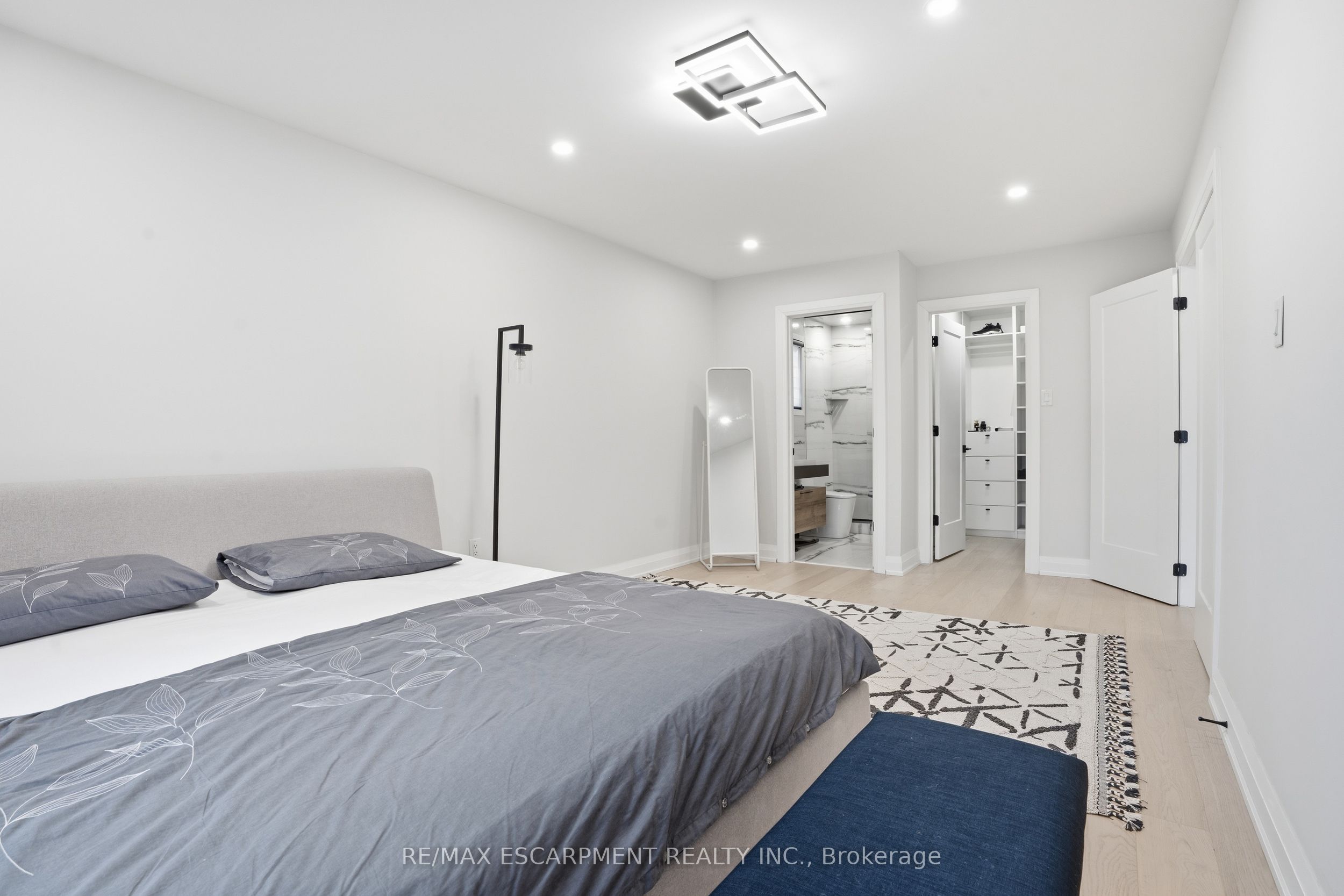 108 Greenshire Drive Property Photo 26