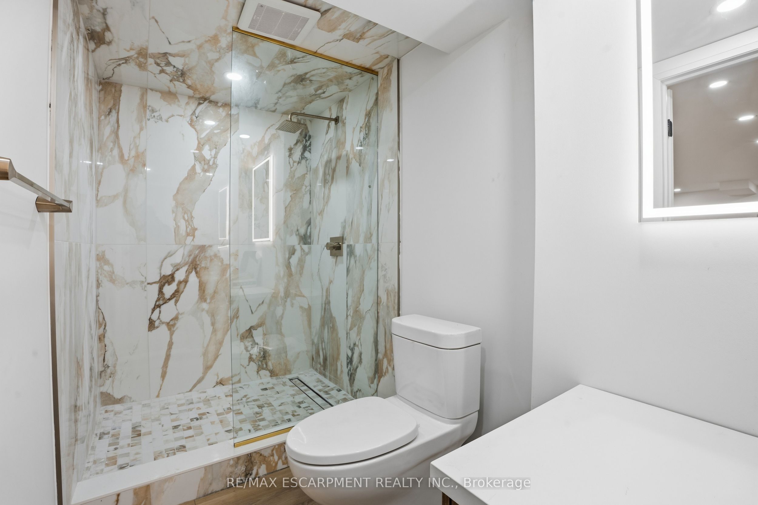 108 Greenshire Drive Property Photo 34