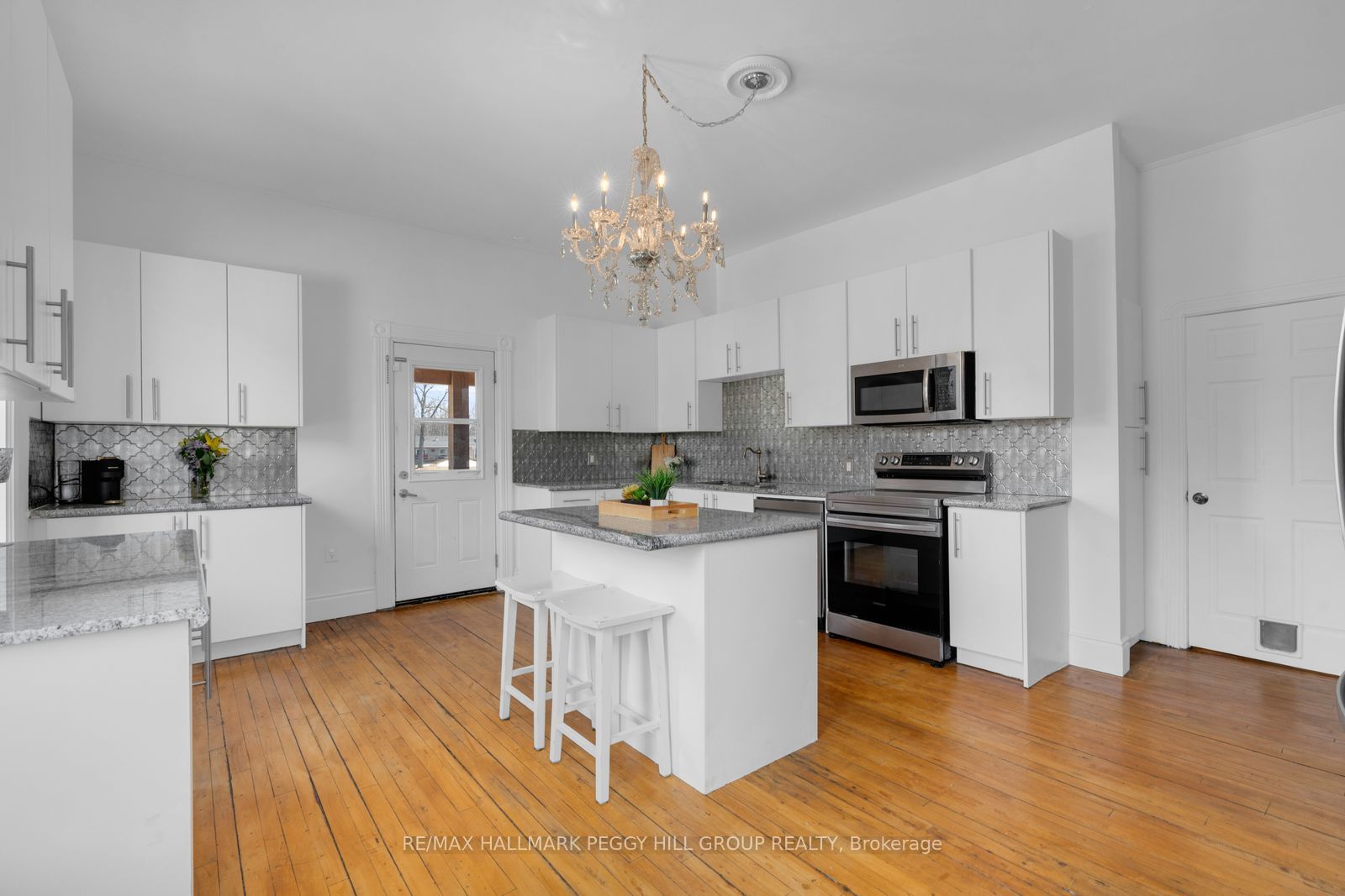 1002 Cowbell Lane Property Photo 8