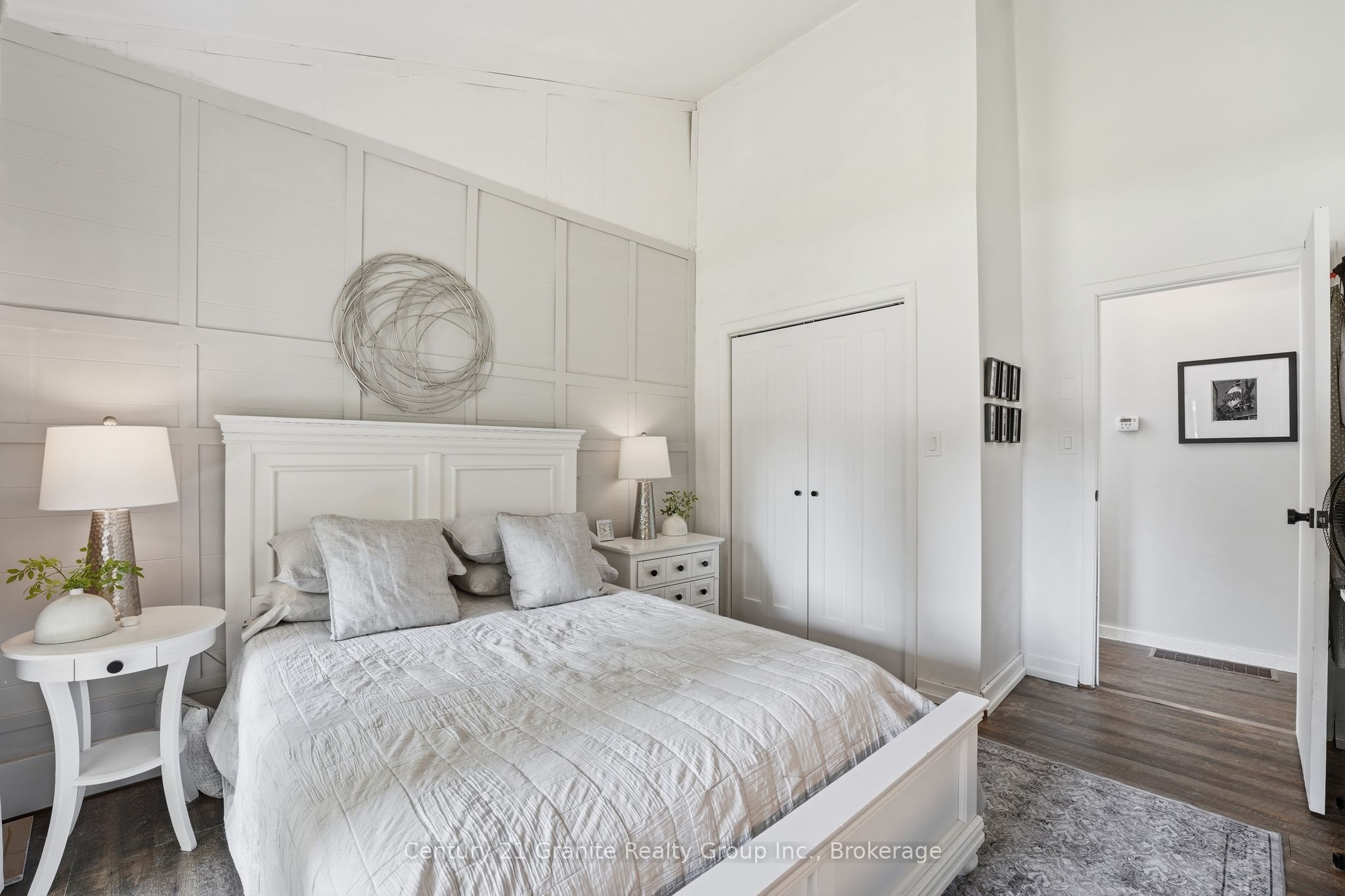 1012 Shetland Road Property Photo 16