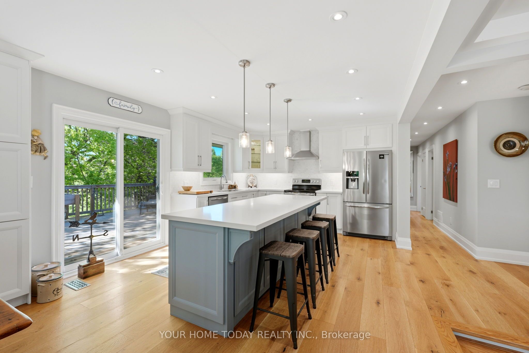 5214 Tenth Line Property Photo 16