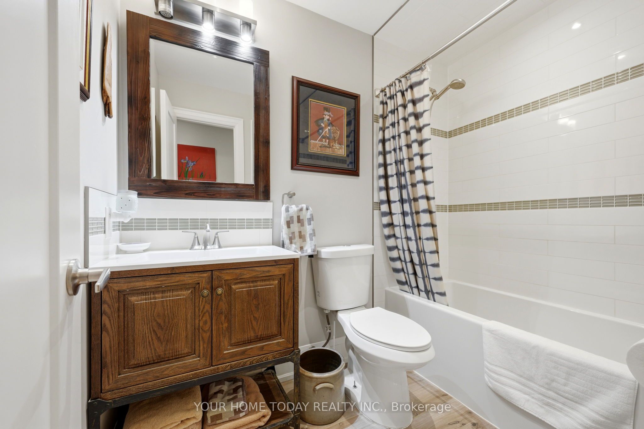 5214 Tenth Line Property Photo 26