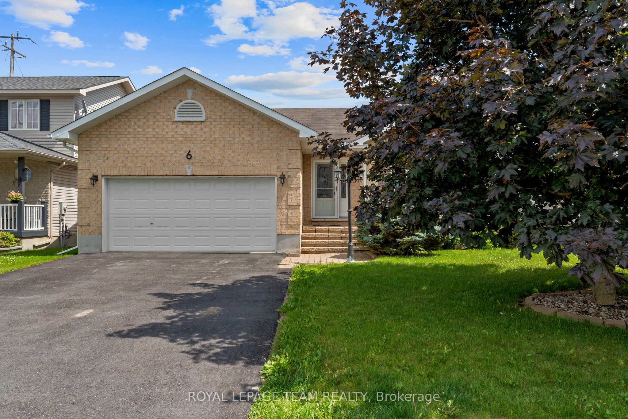 6 Stonehaven Way Property Photo 2