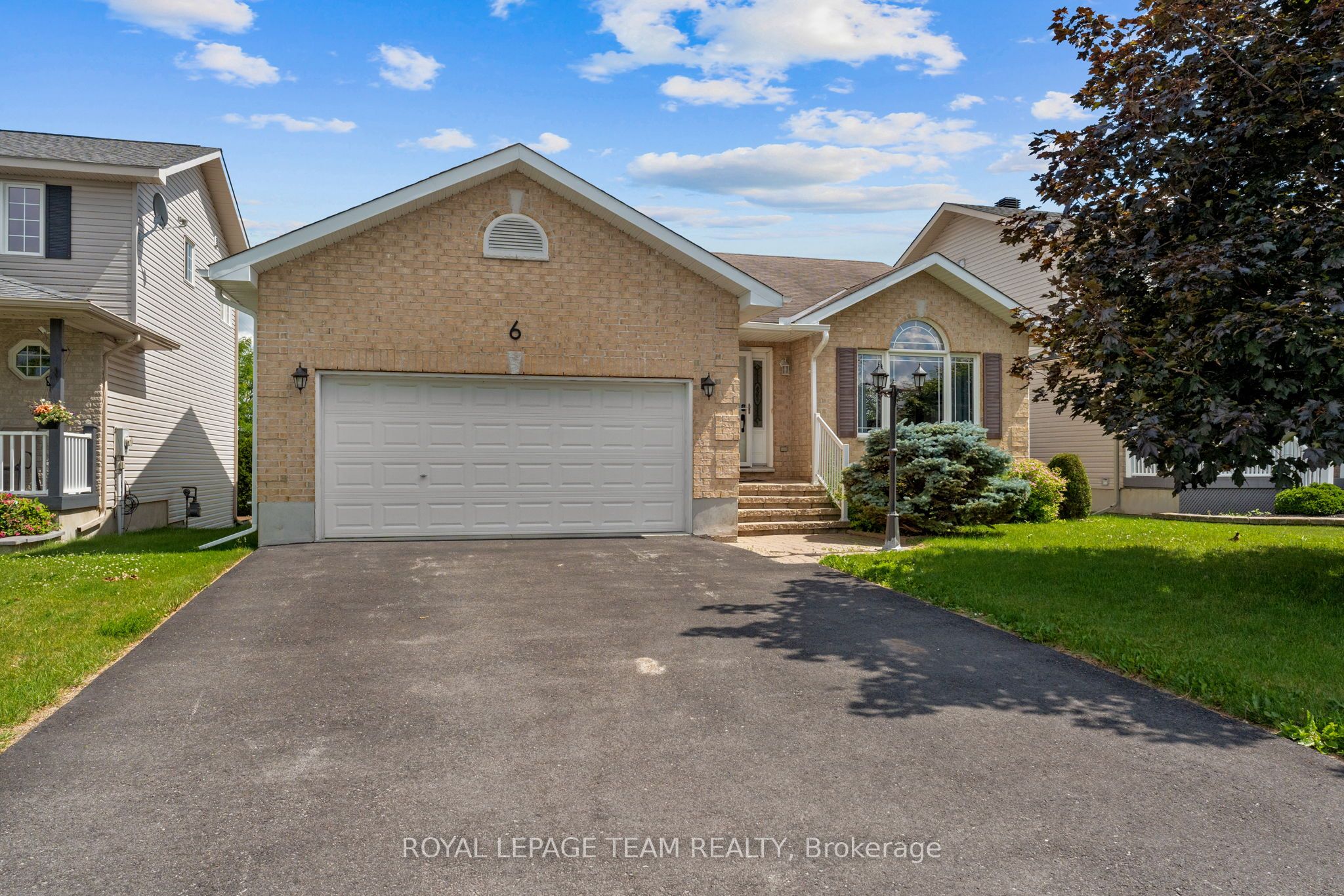 6 Stonehaven Way Property Photo 3