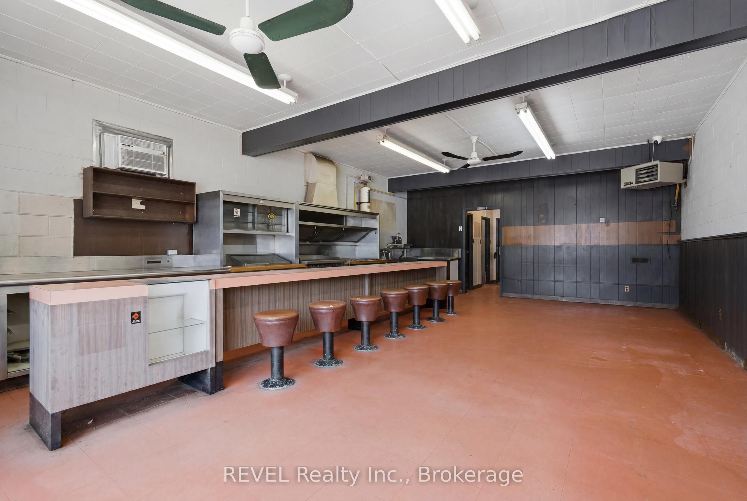 5784 Stanley Avenue Property Photo 4