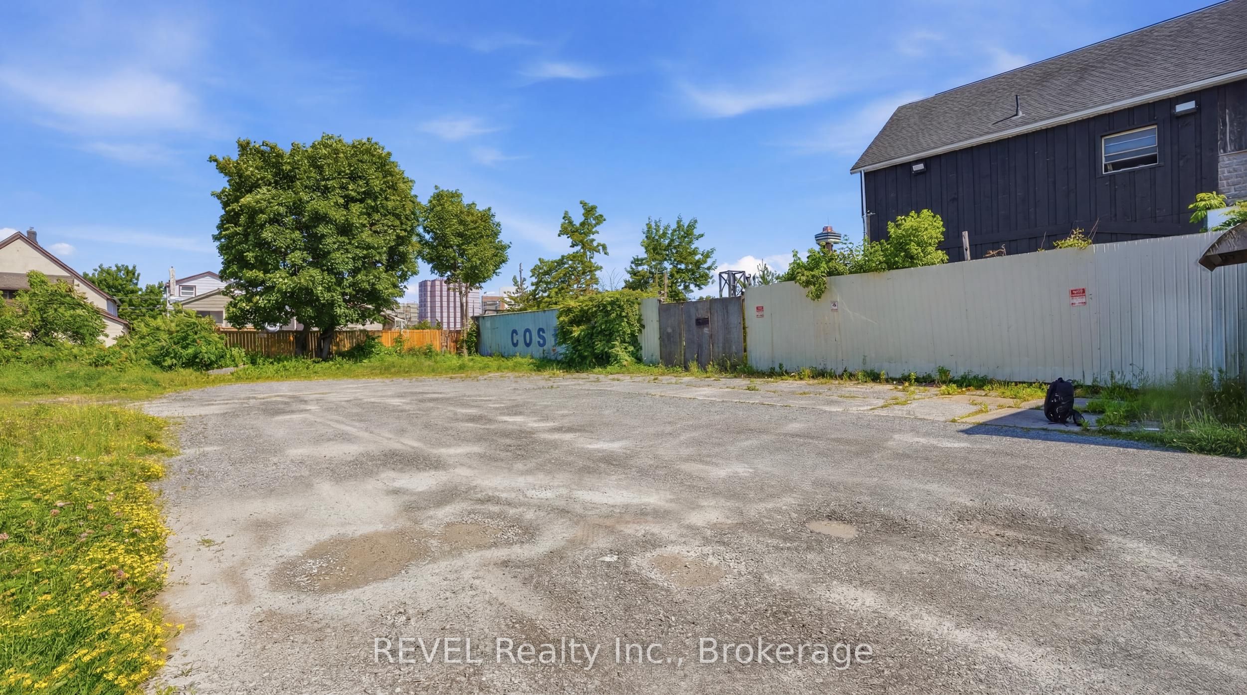 5784 Stanley Avenue Property Photo 8
