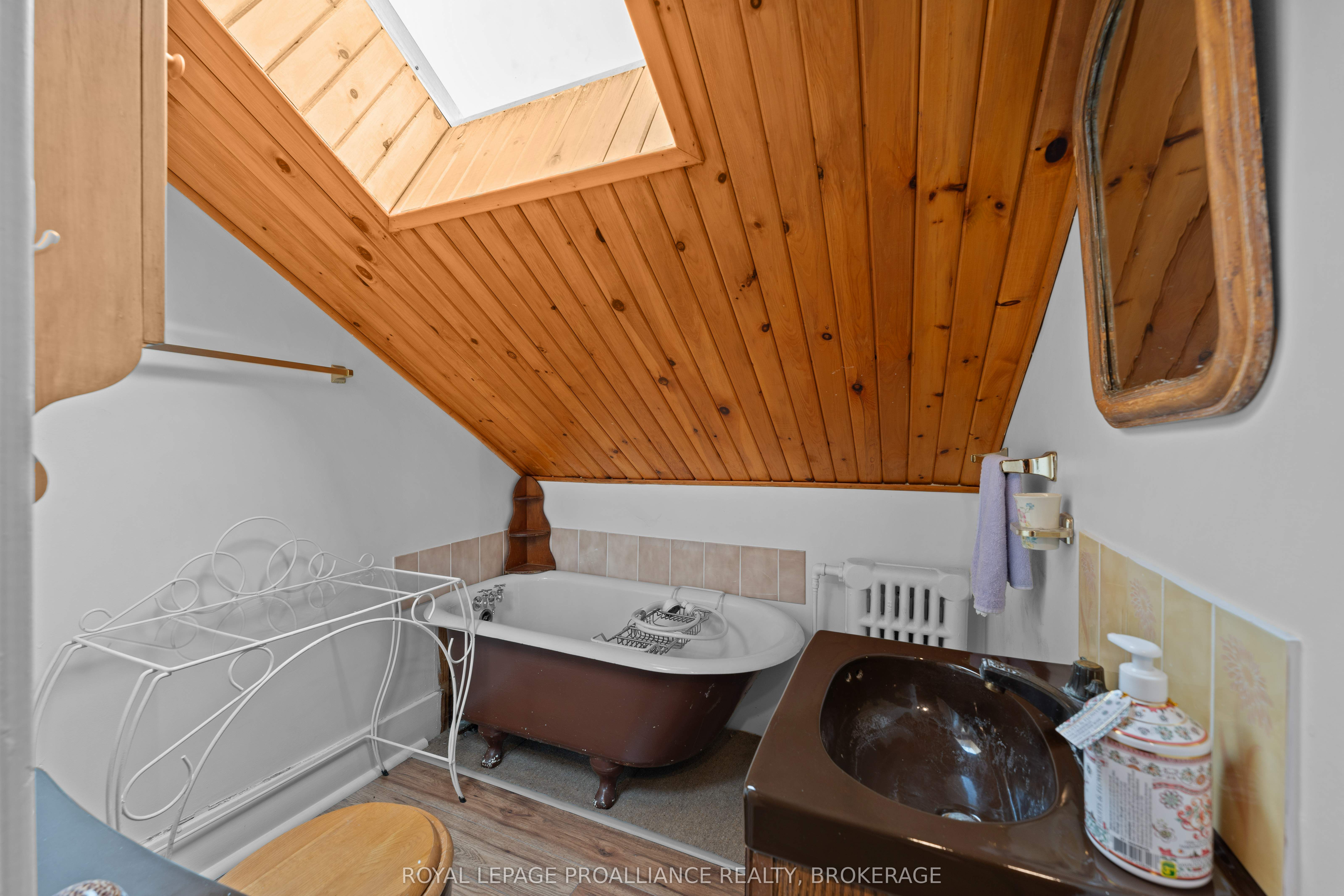 2 Alwington Avenue Property Photo 36